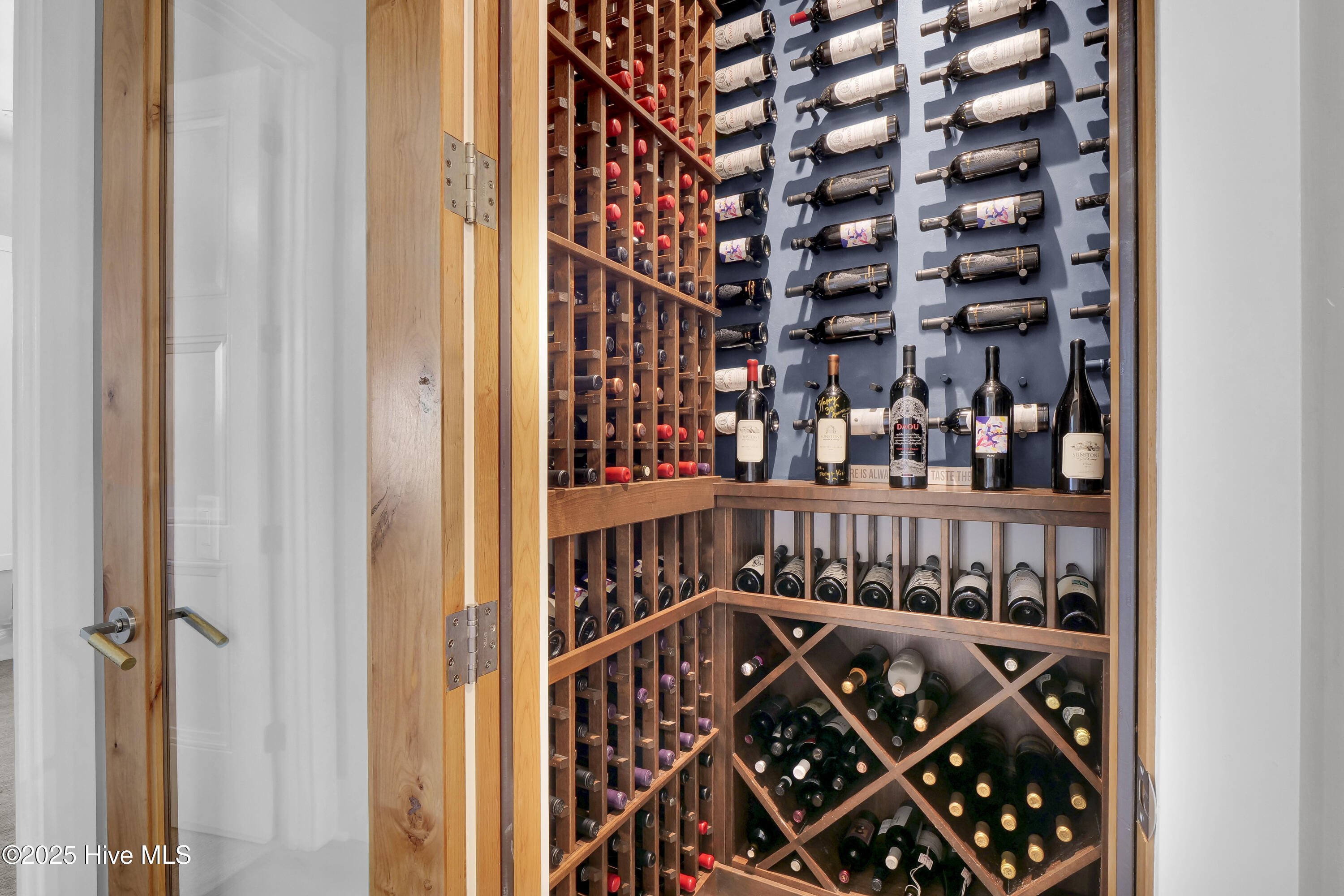 100534317 | Photo 21