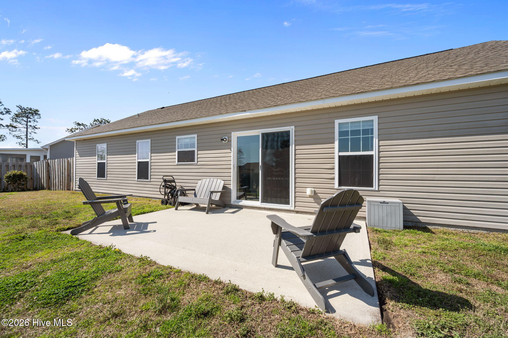 100558999 | Photo 40