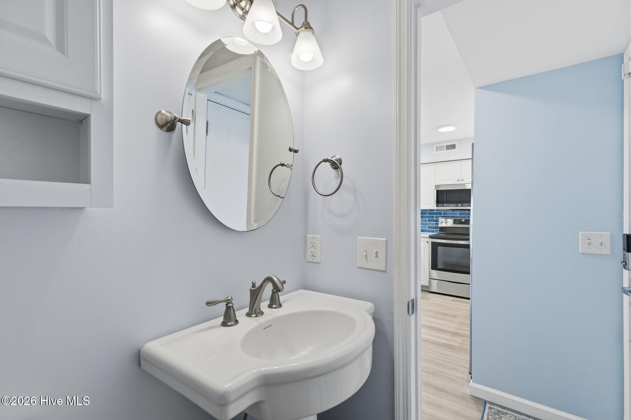 100553175 | Photo 24