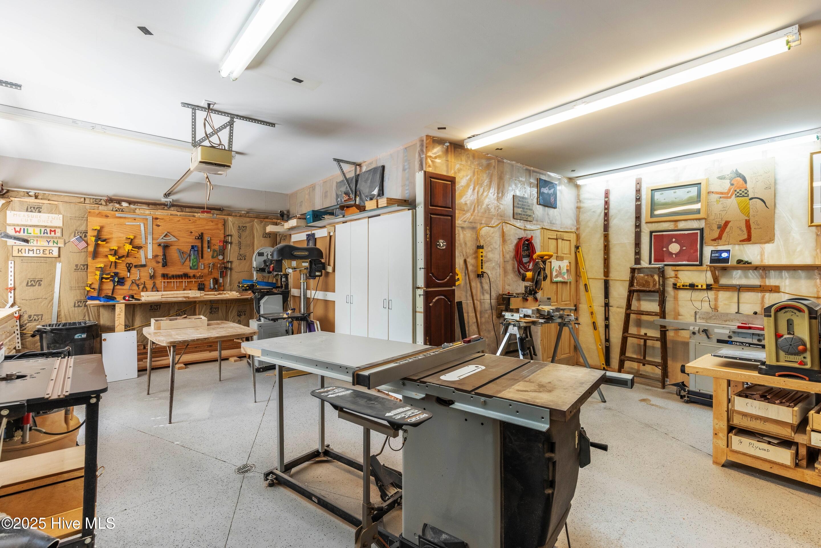 100539115 | Photo 73