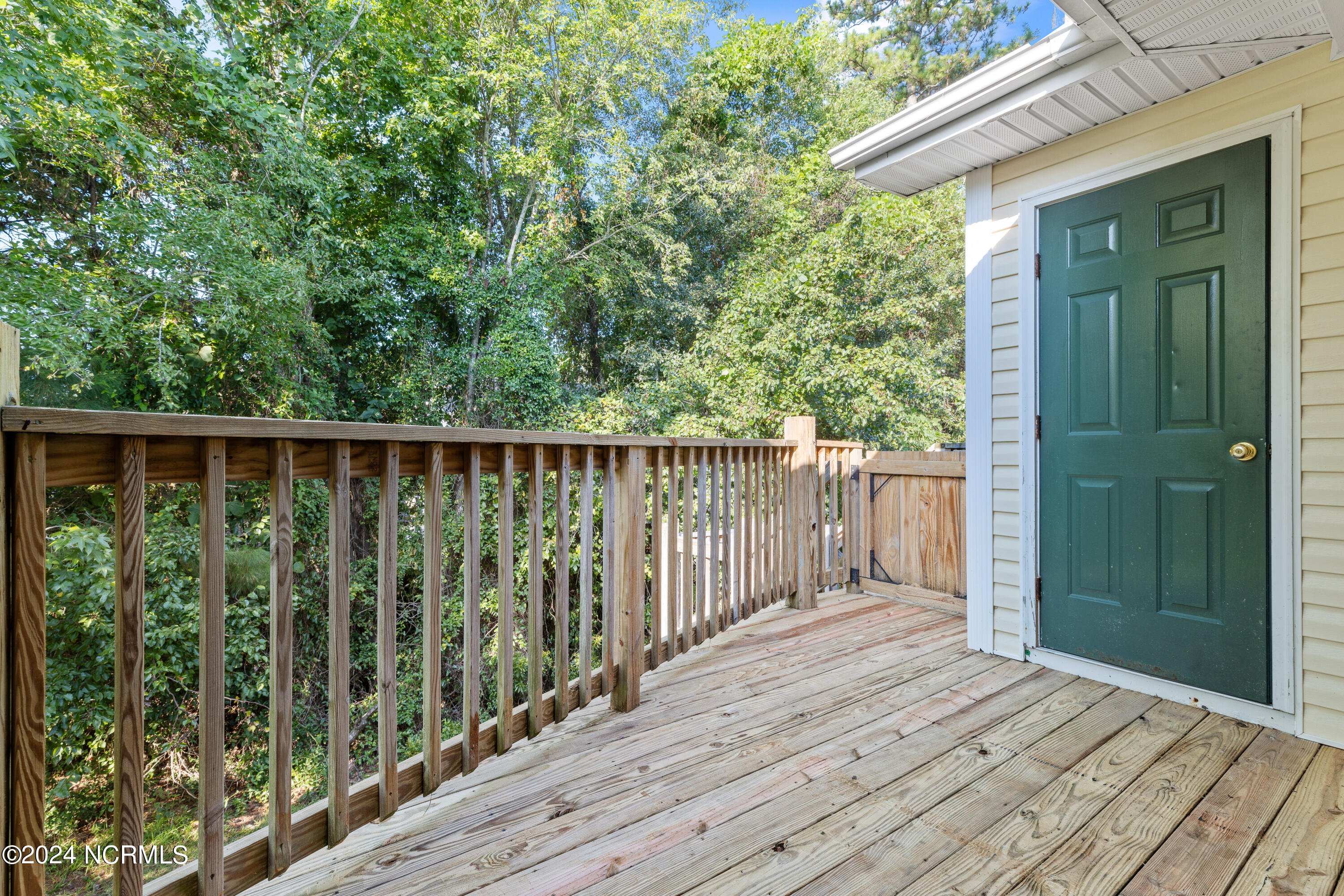 100552392 | Photo 31