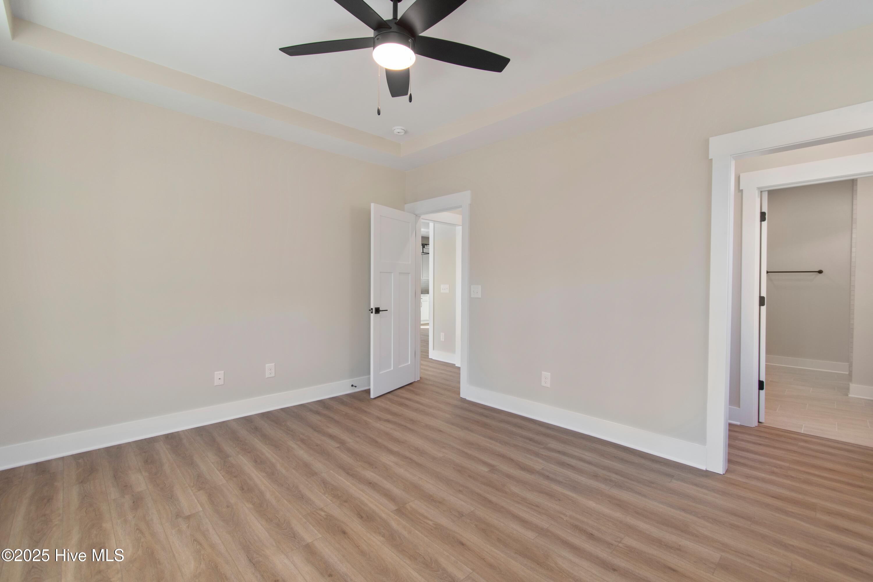 100520444 | Photo 33