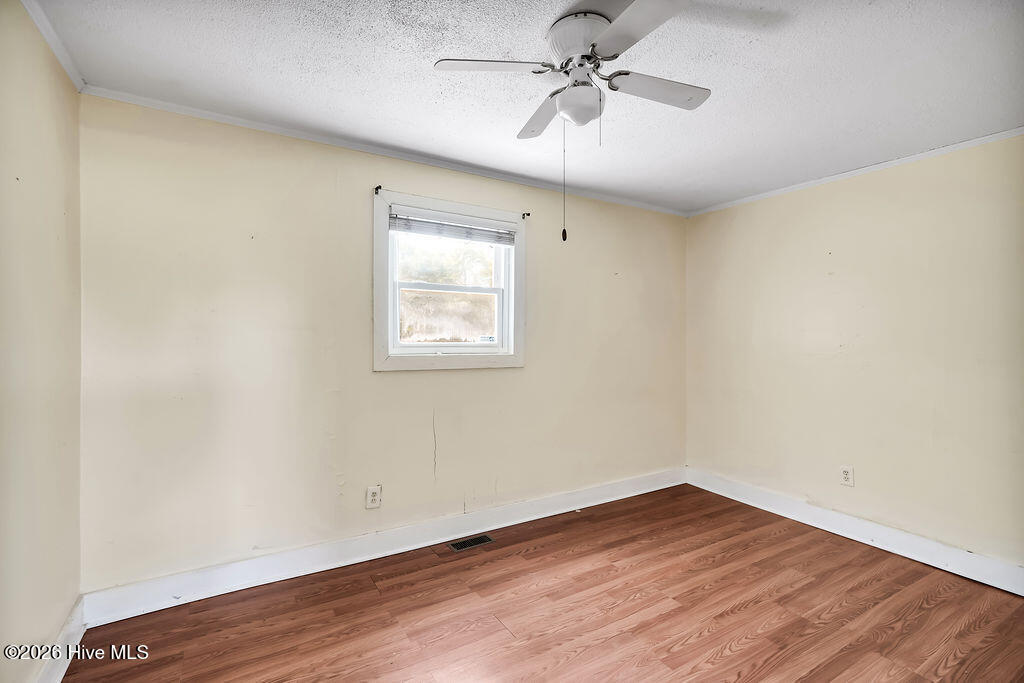 100567983 | Photo 15