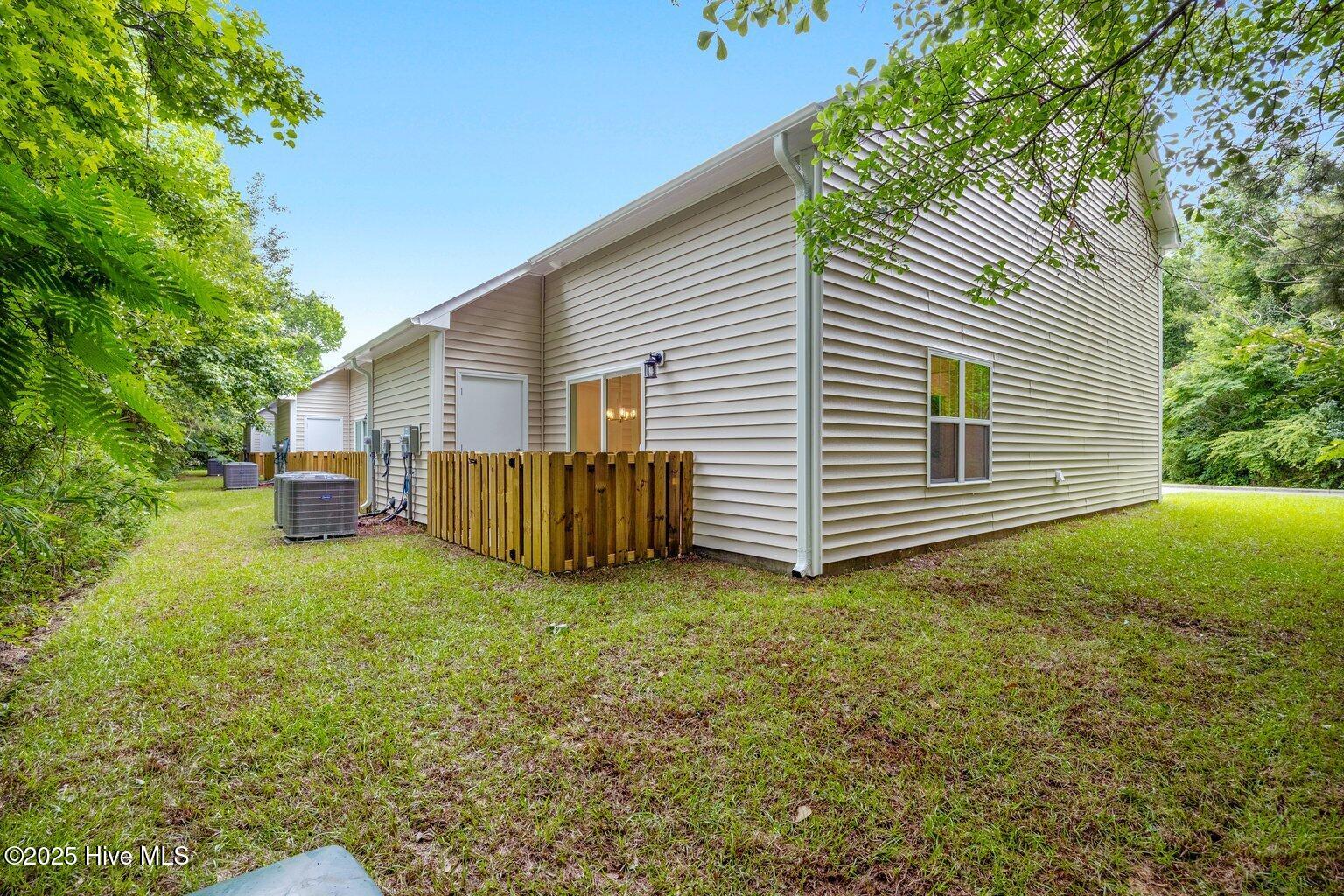 100510662 | Photo 24