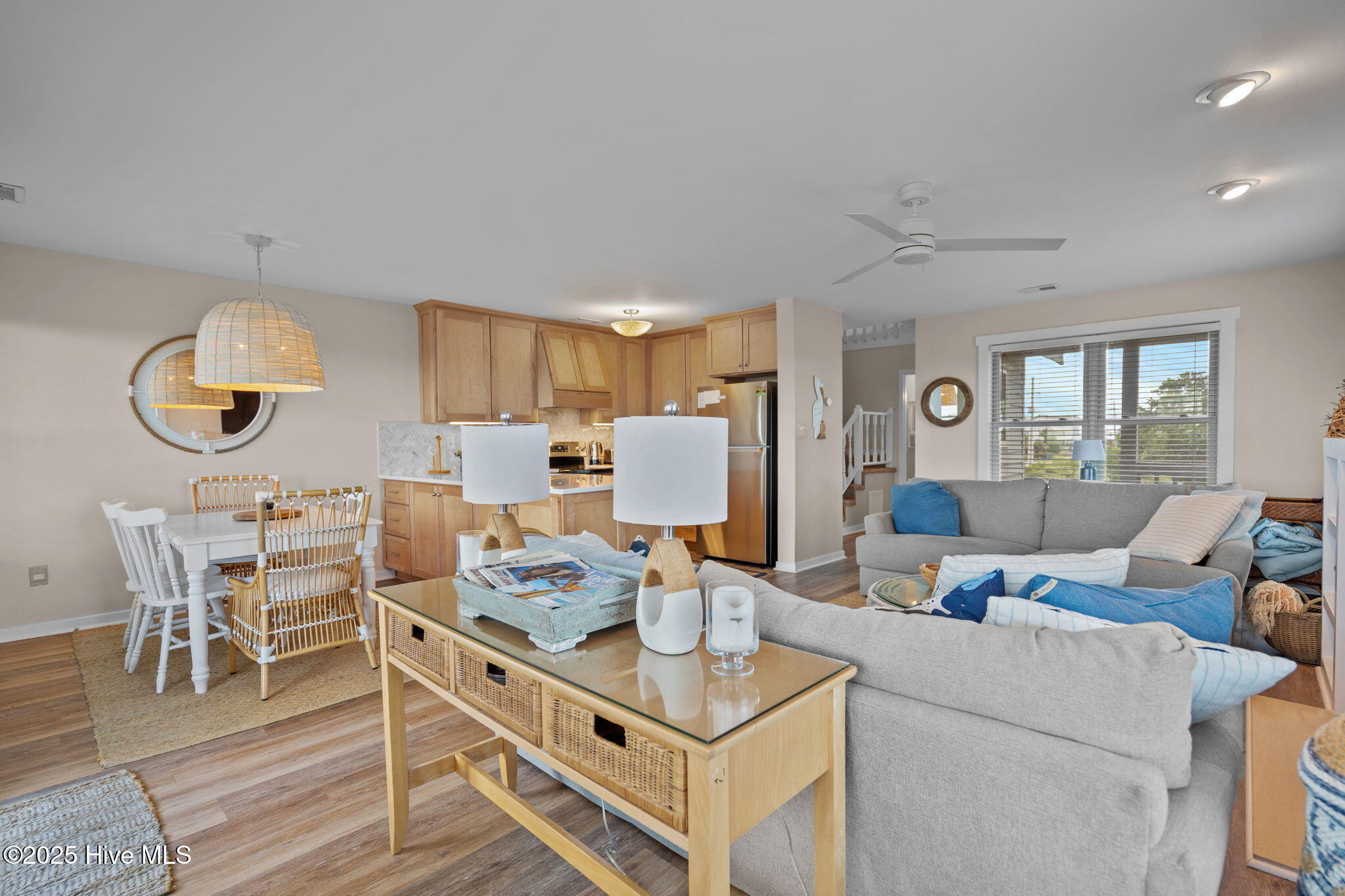 100540801 | Photo 14