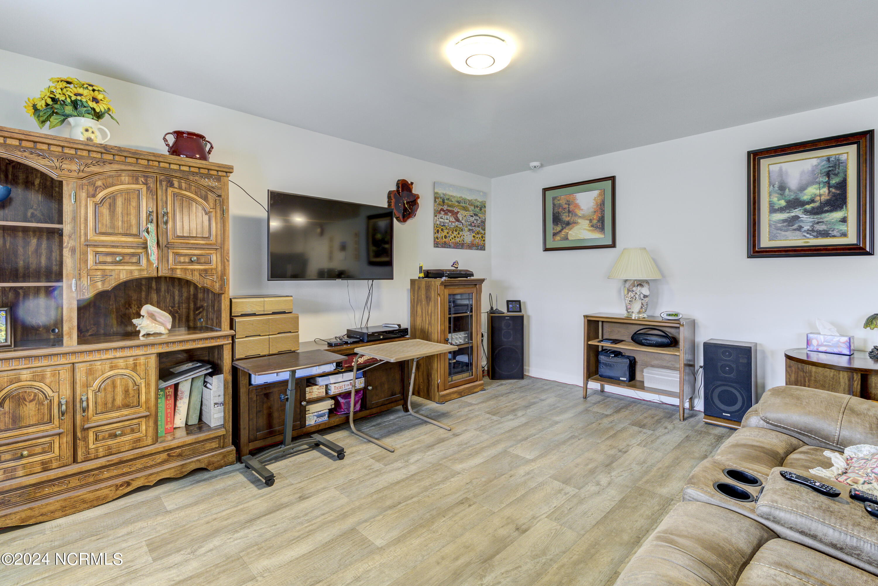 100563722 | Photo 14