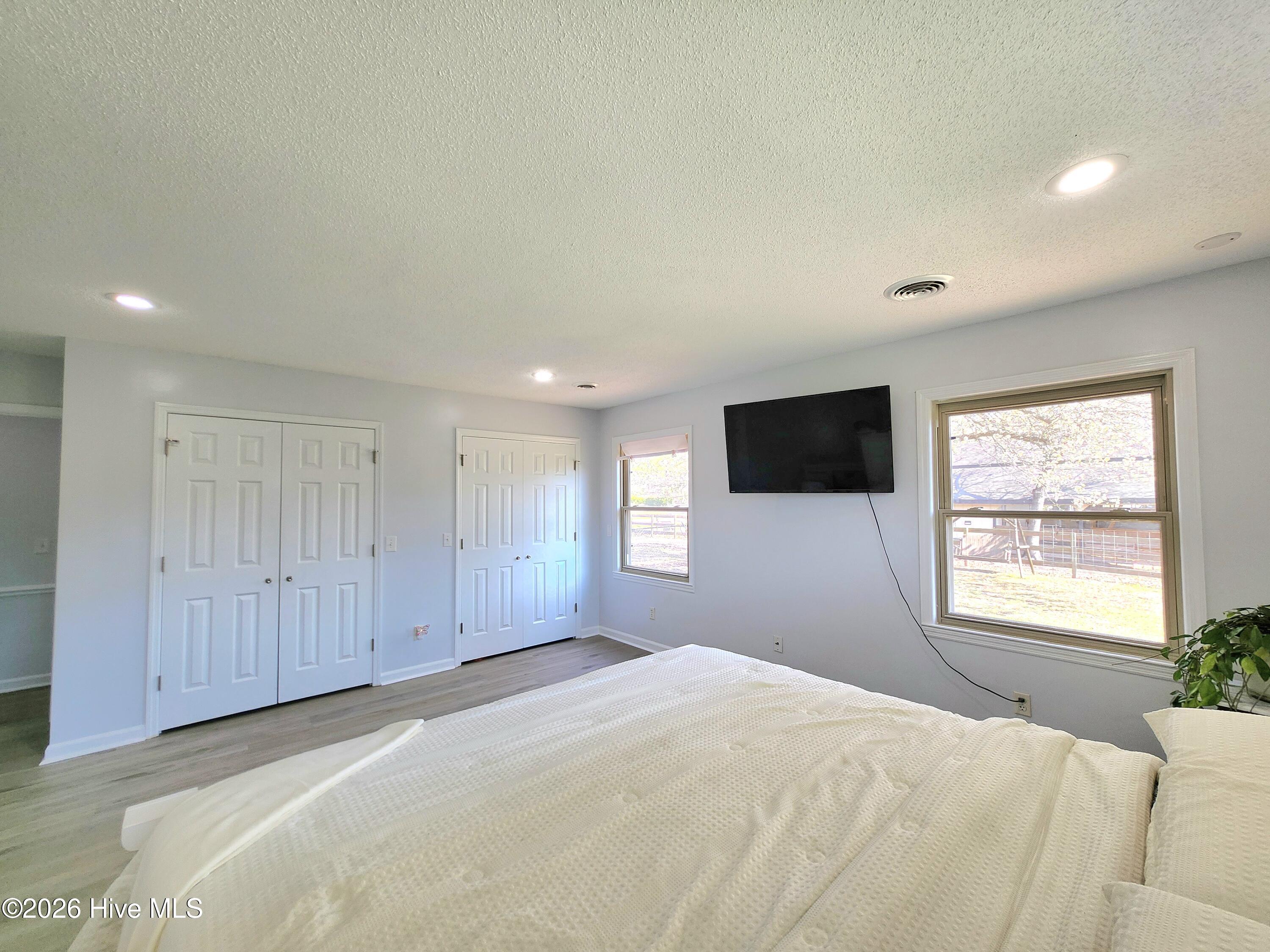 100563427 | Photo 14