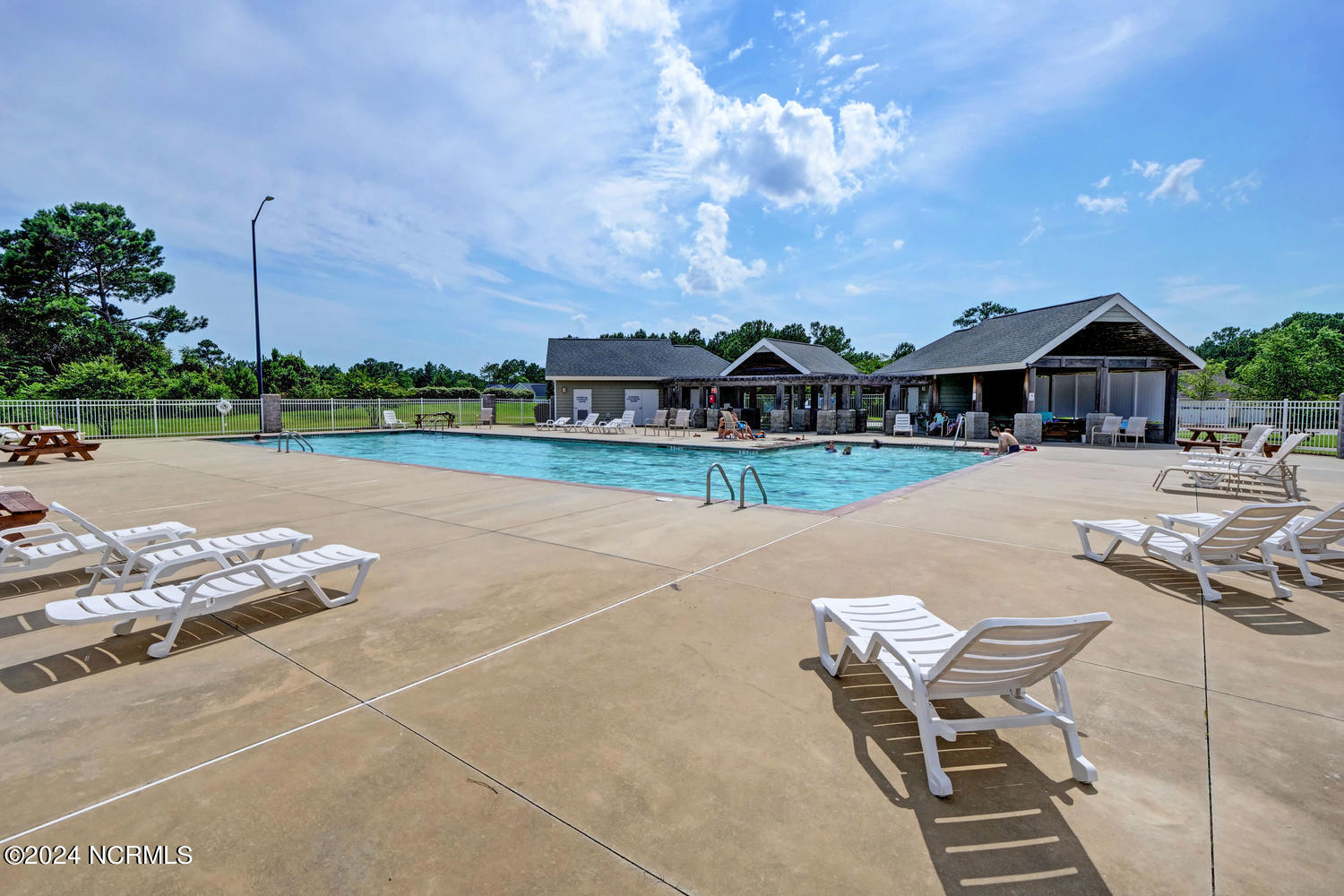 100560622 | Photo 61