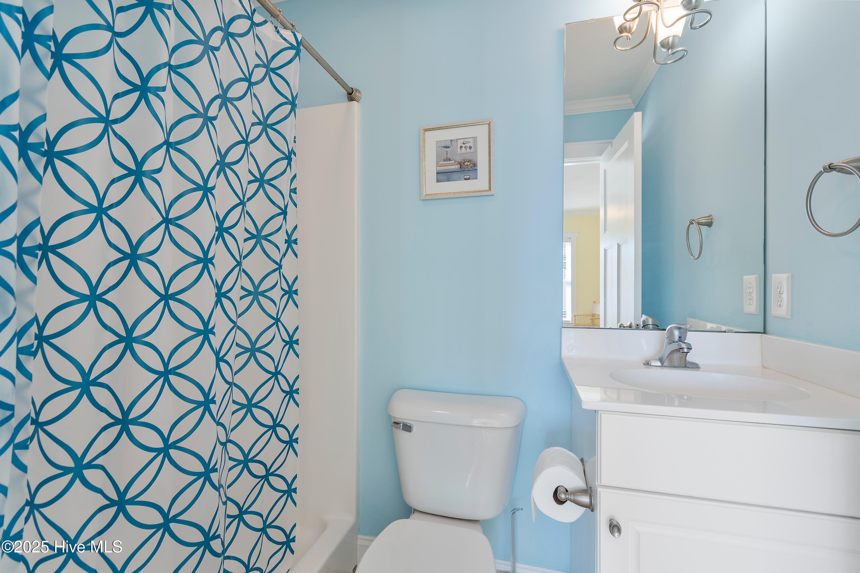 100541984 | Photo 35