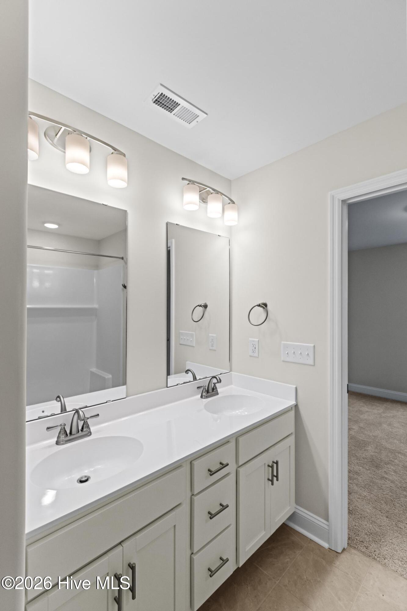 100544641 | Photo 30