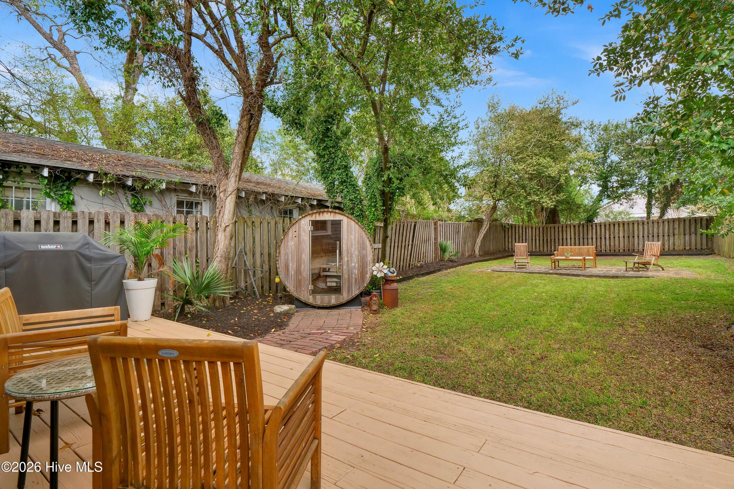 100562597 | Photo 29