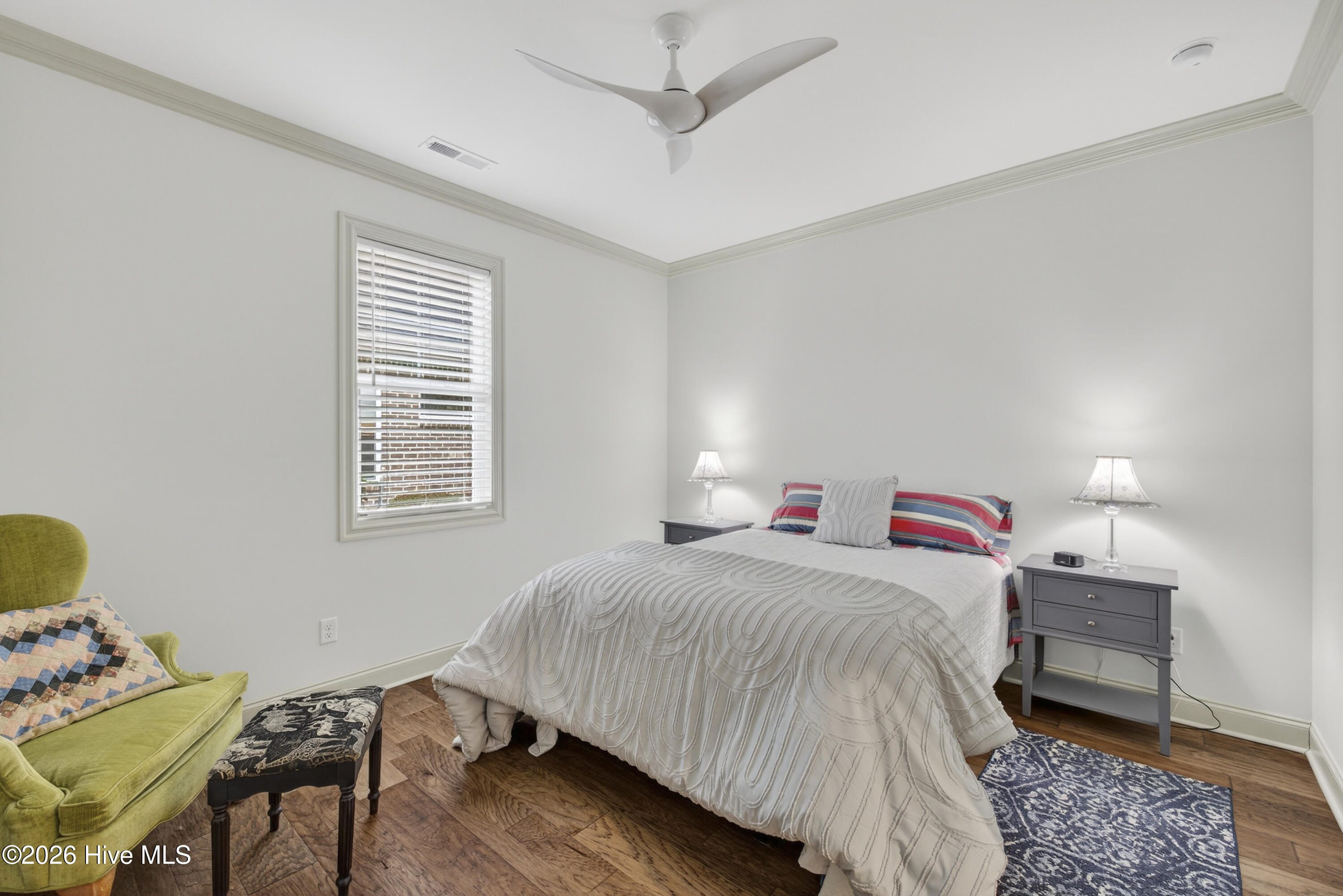 100551916 | Photo 32