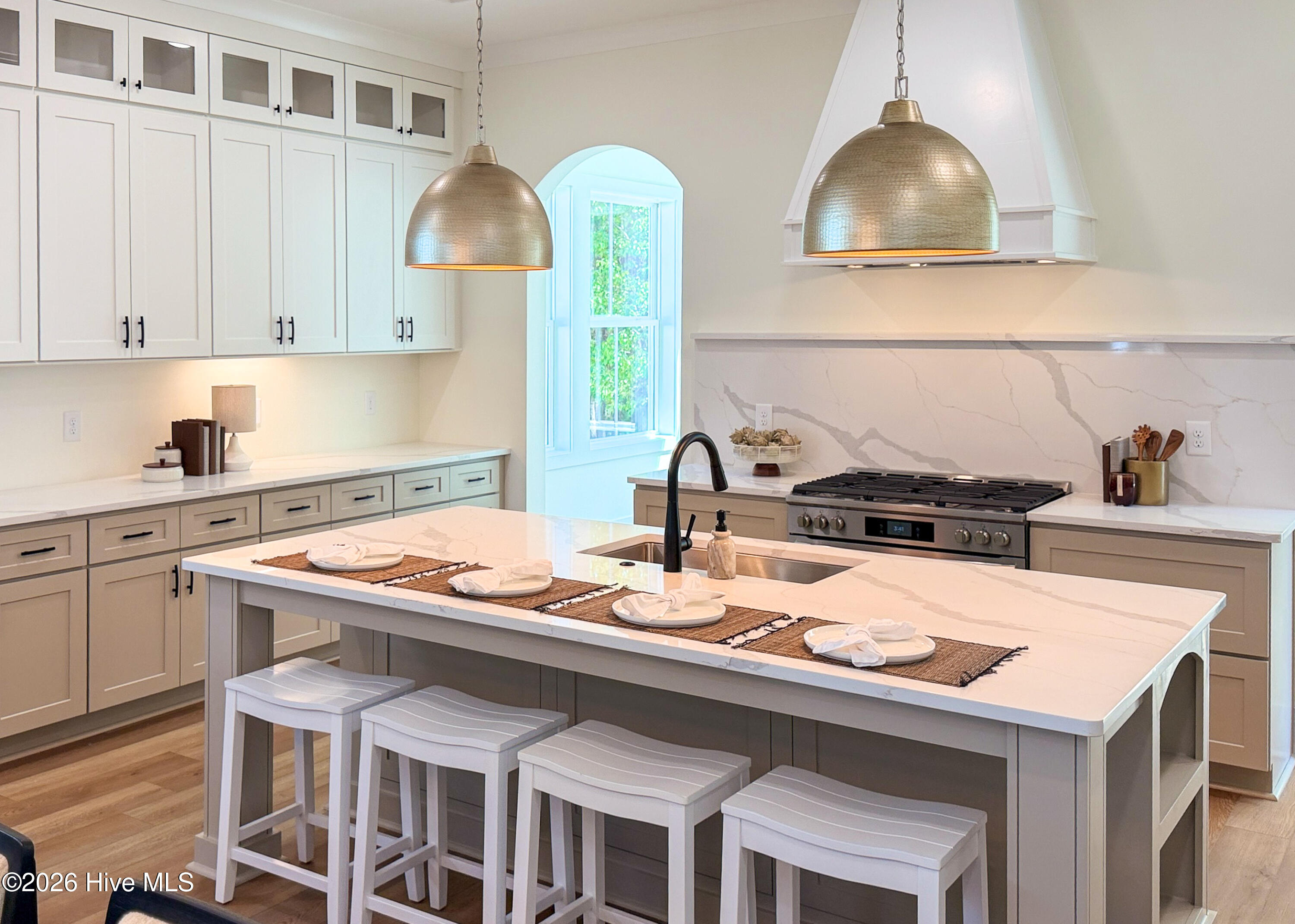 100564913 | Photo 20