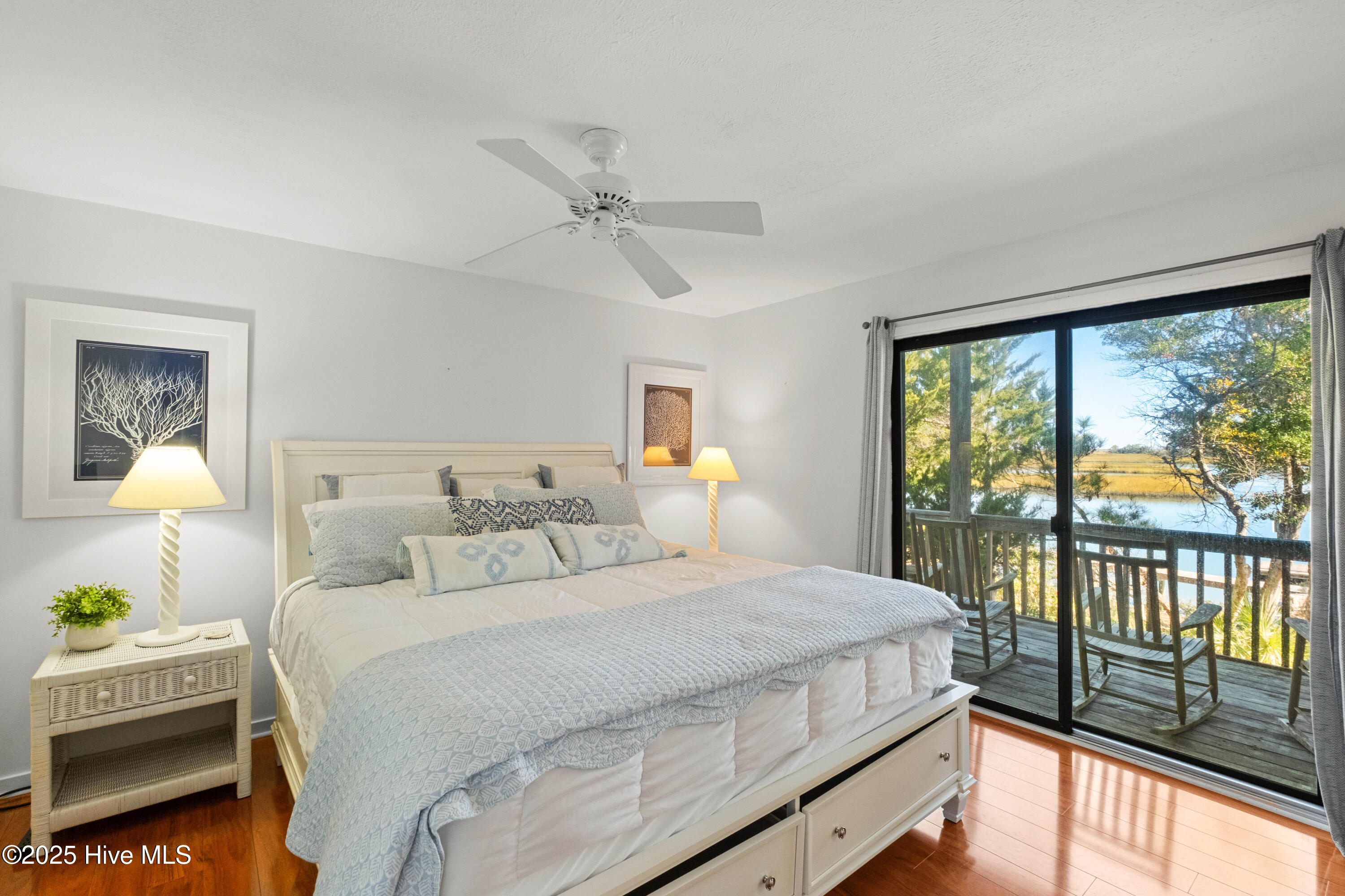 100540303 | Photo 23