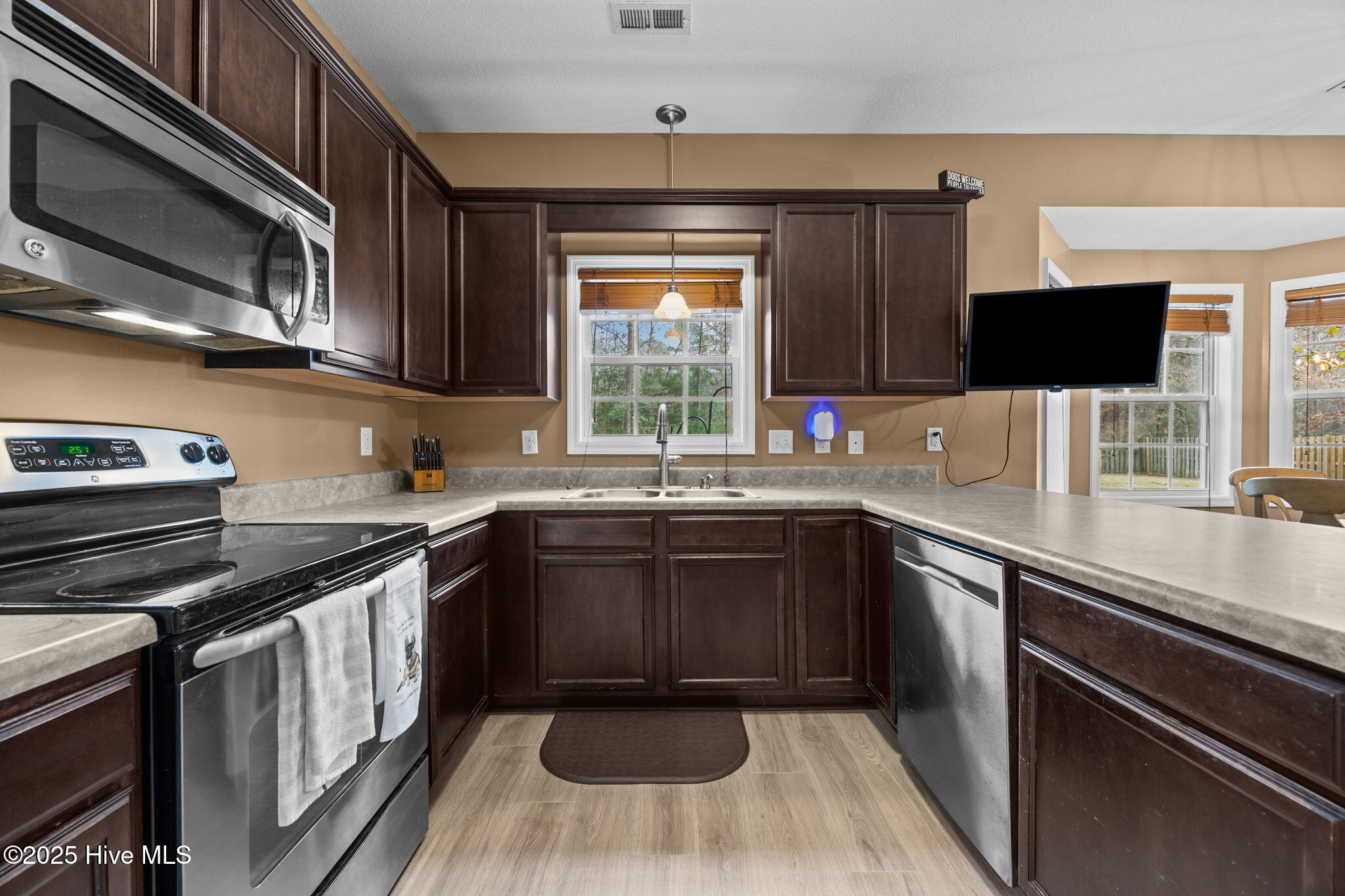 100544131 | Photo 12