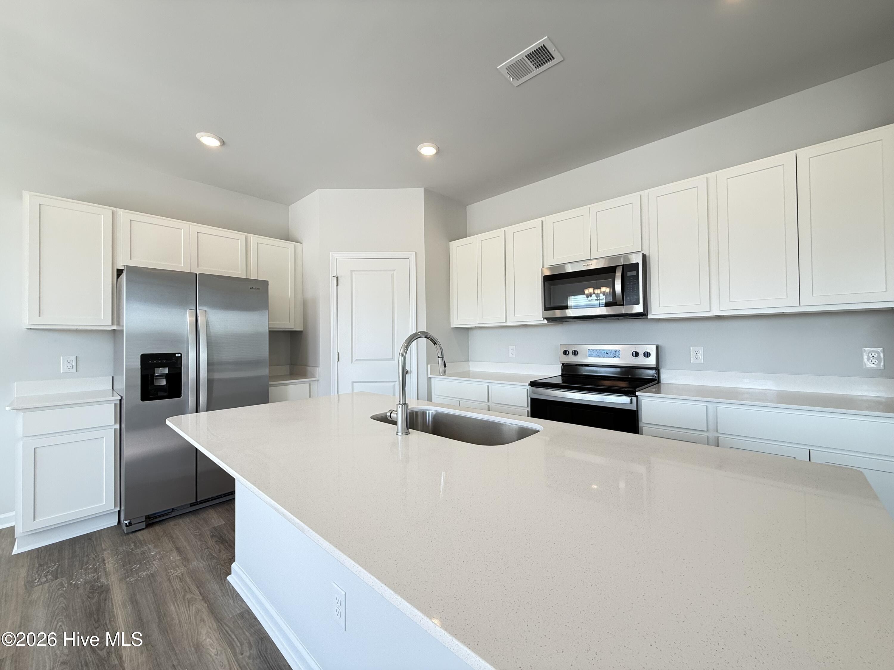 100526297 | Photo 38