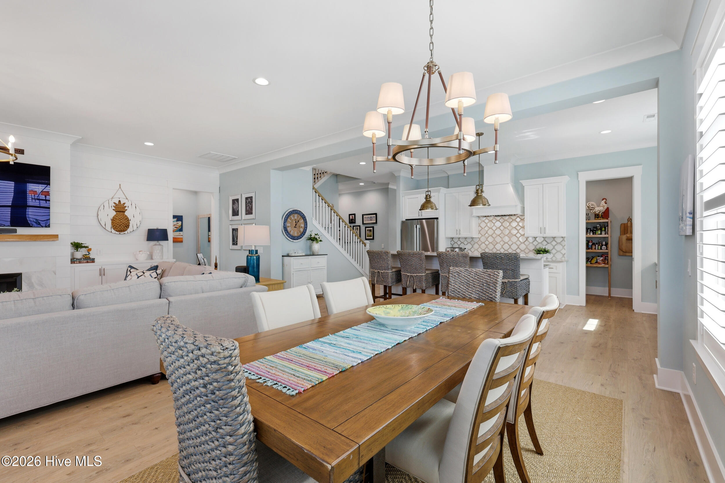 100558657 | Photo 27