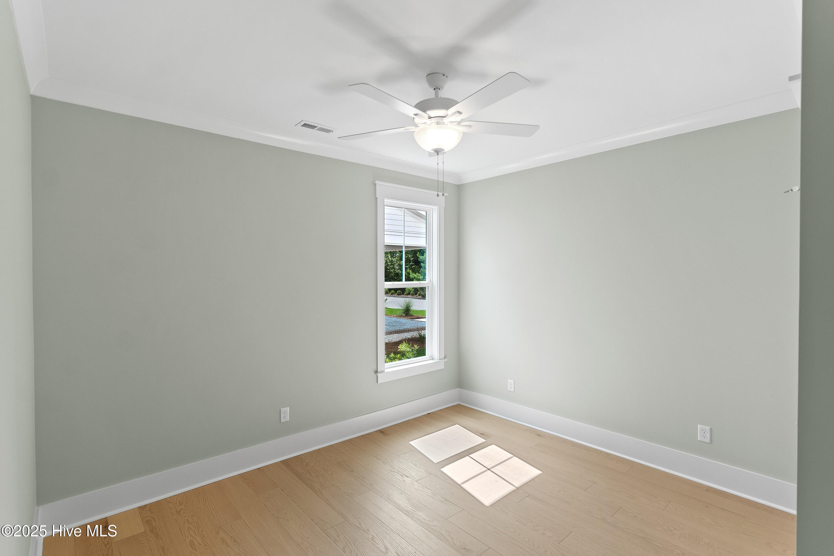 100471087 | Photo 35