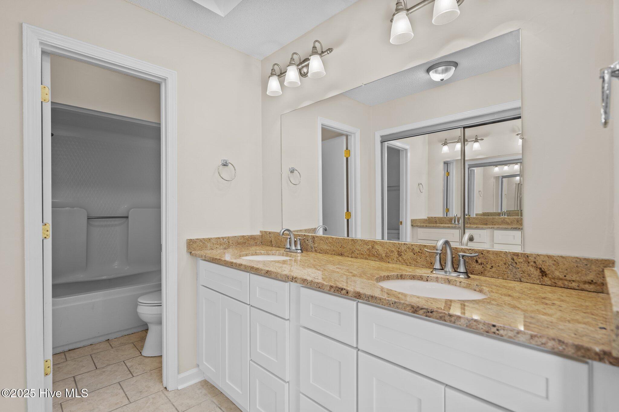 100530960 | Photo 17