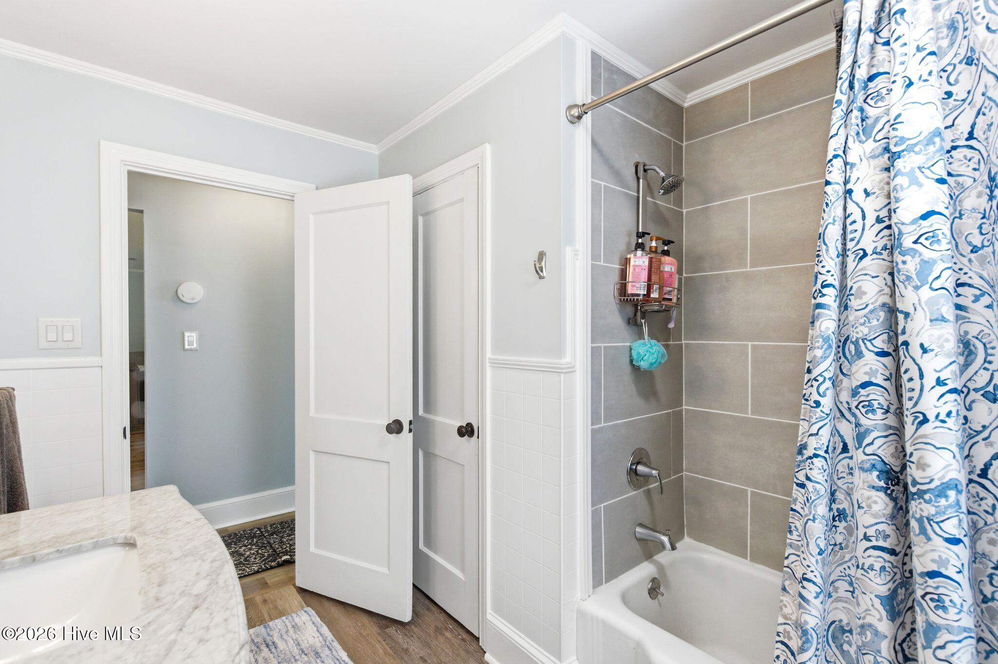 100562415 | Photo 29