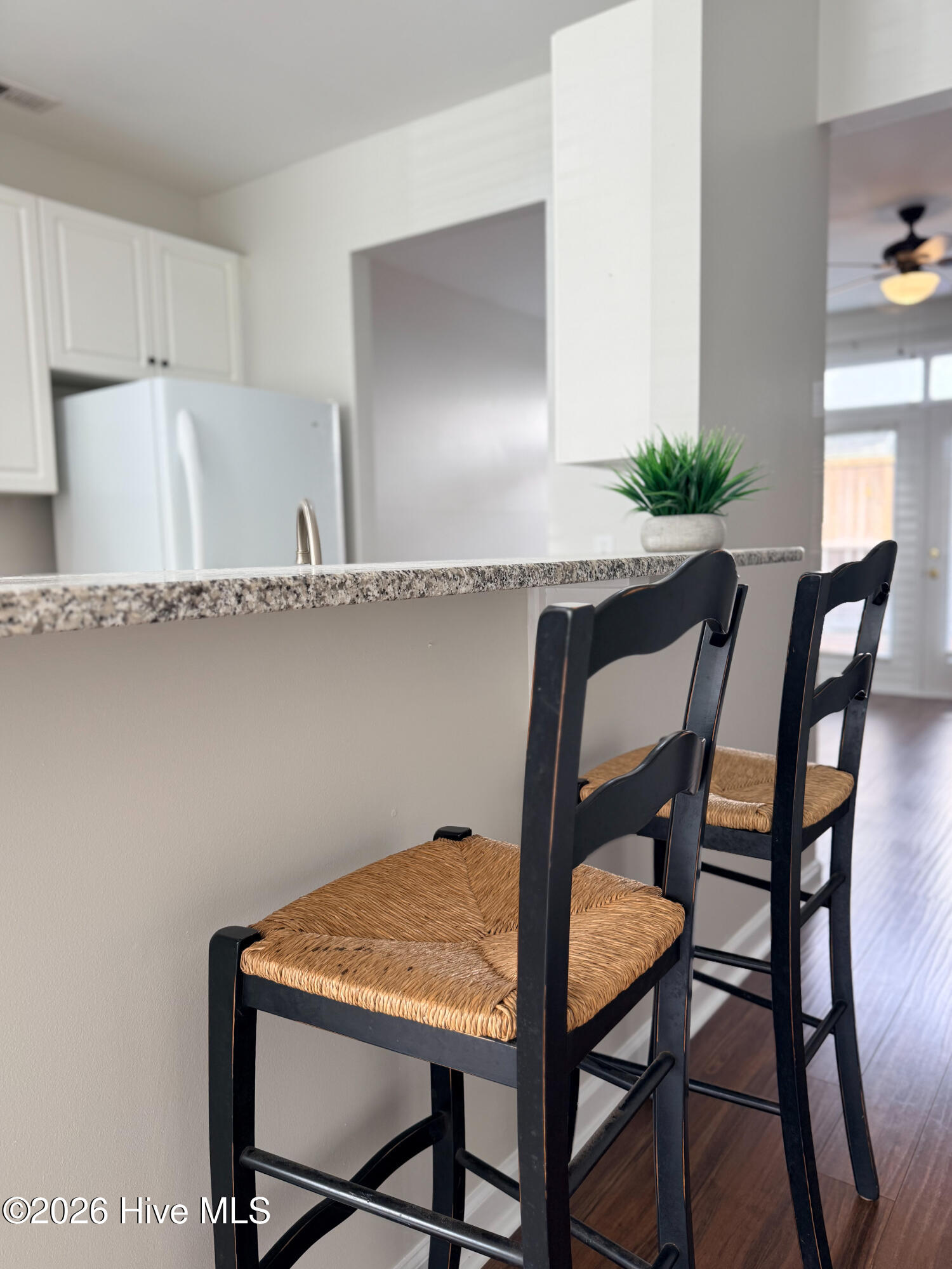 100565370 | Photo 20