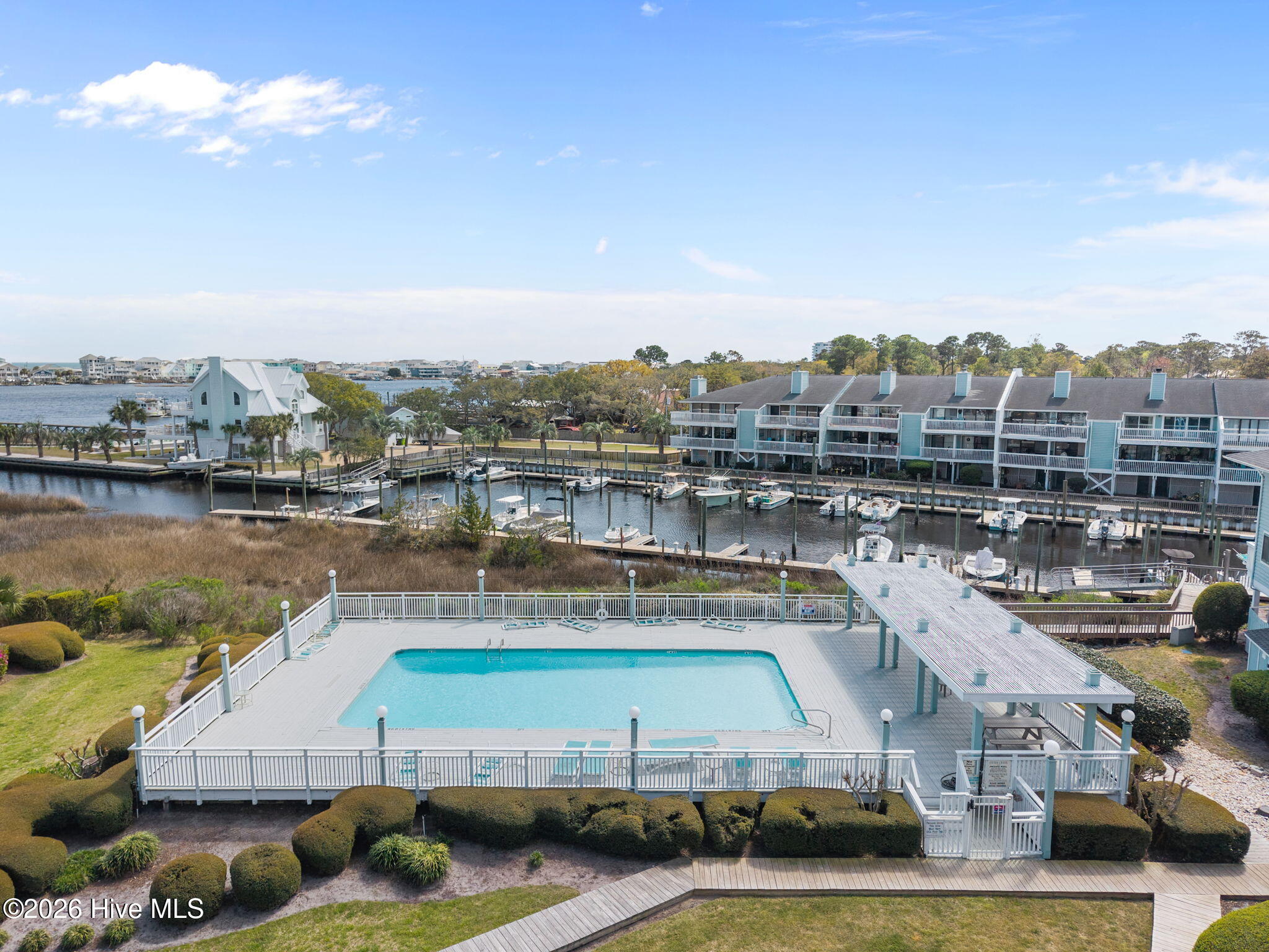 100563090 | Photo 50