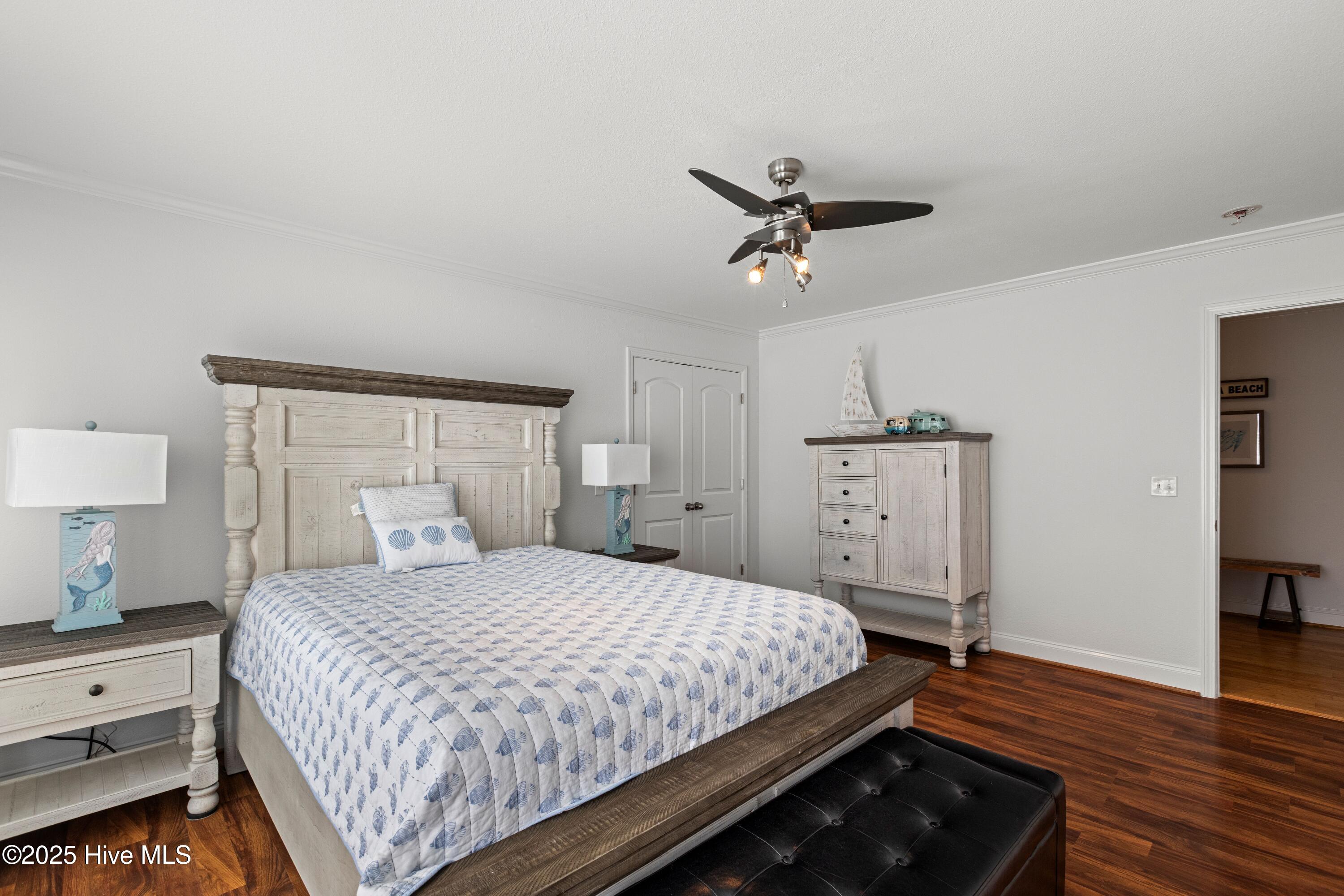 100532894 | Photo 32