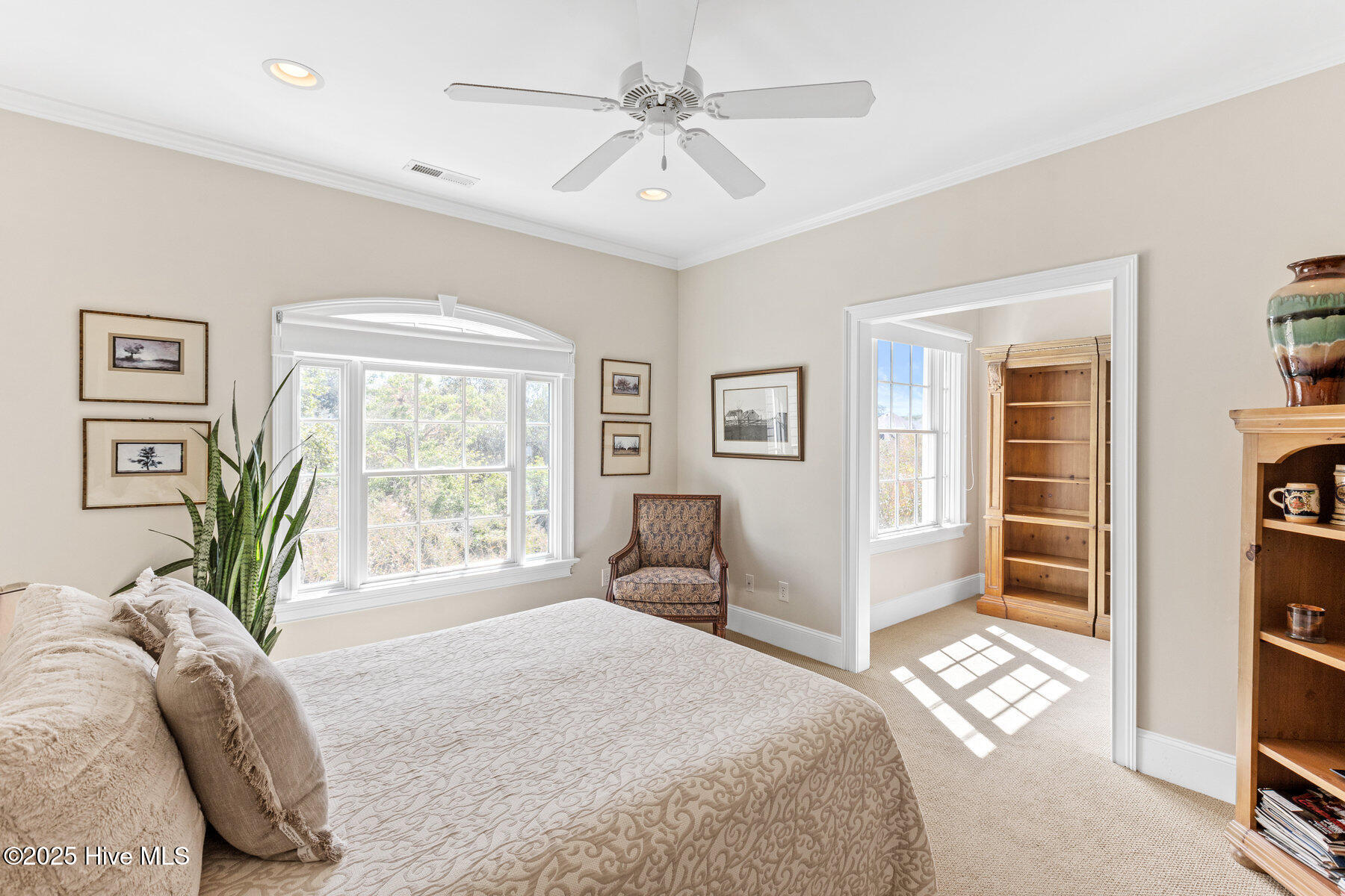 100535740 | Photo 33