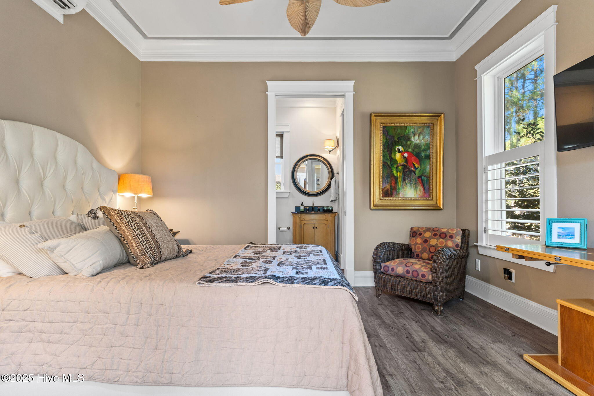 100540302 | Photo 63