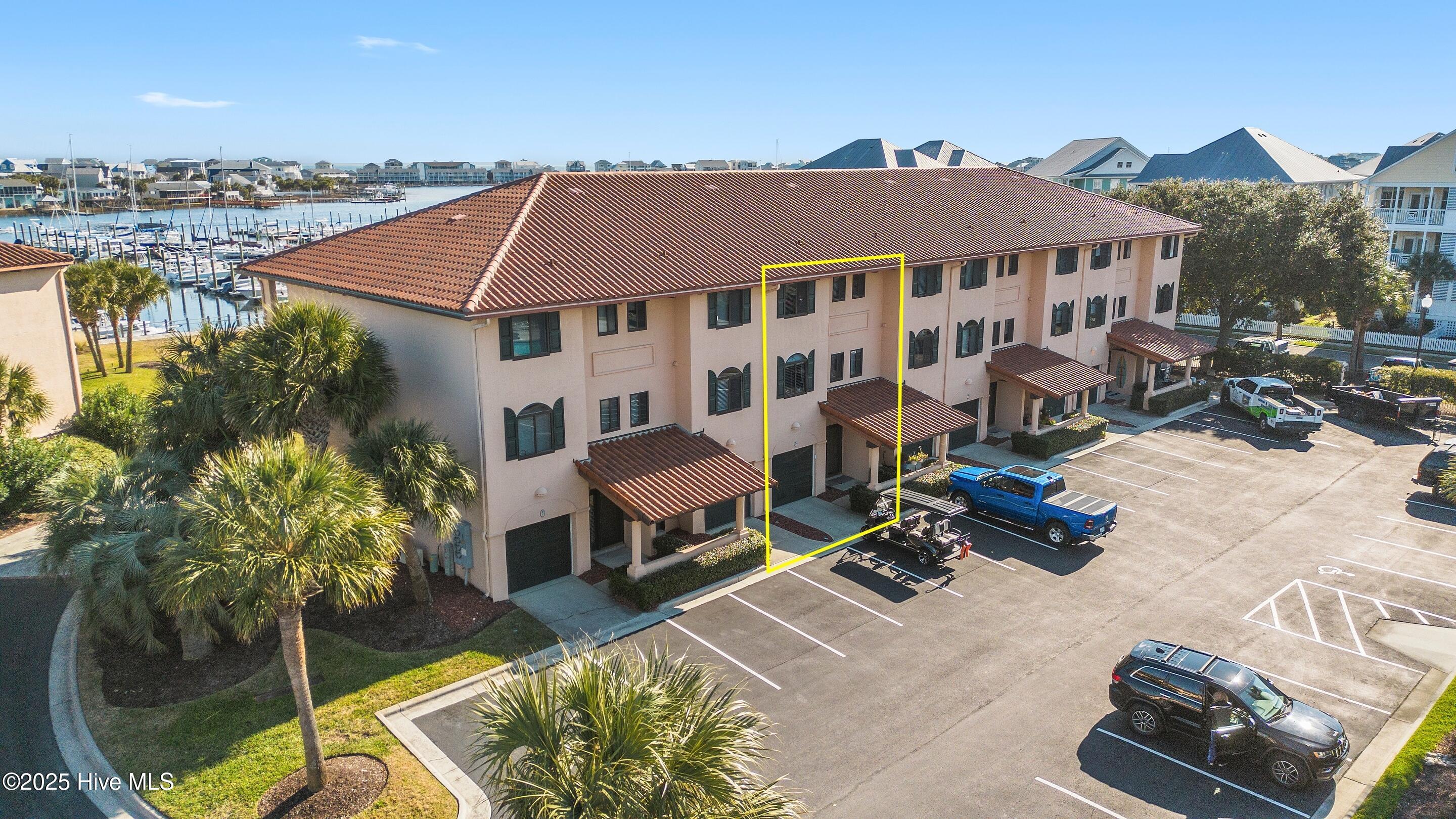 100545192 | Photo 47