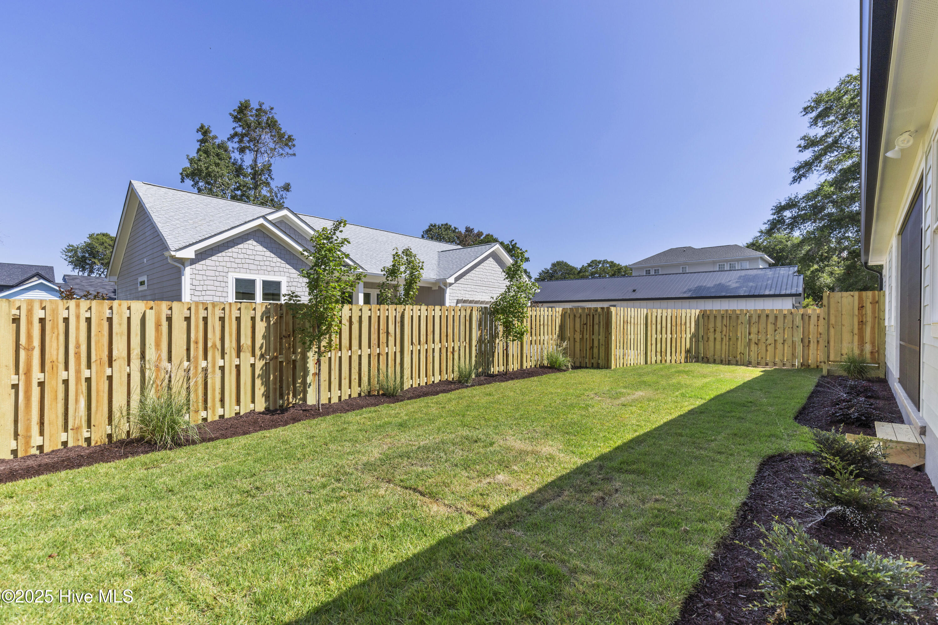 100539759 | Photo 44