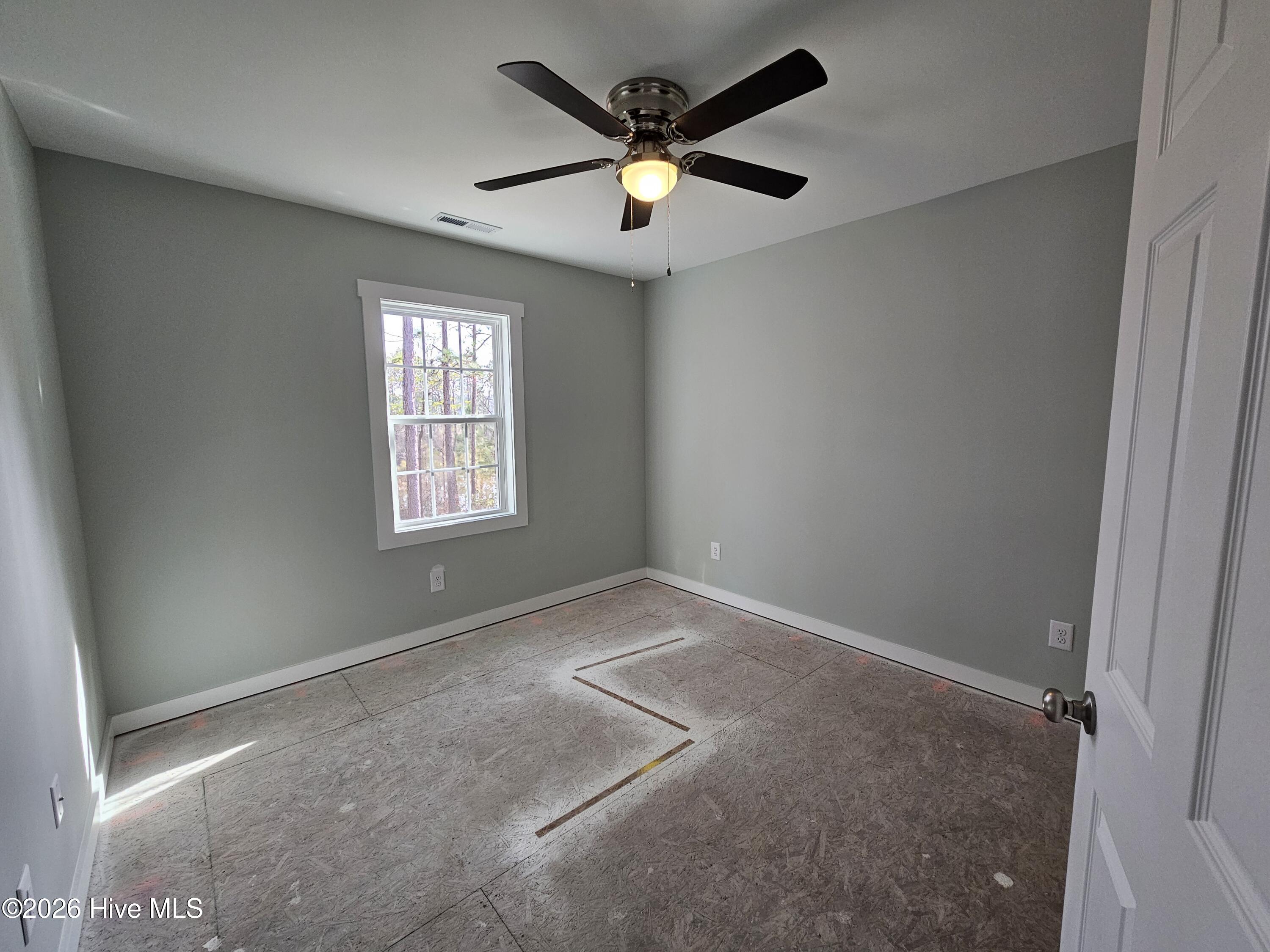 100548070 | Photo 10