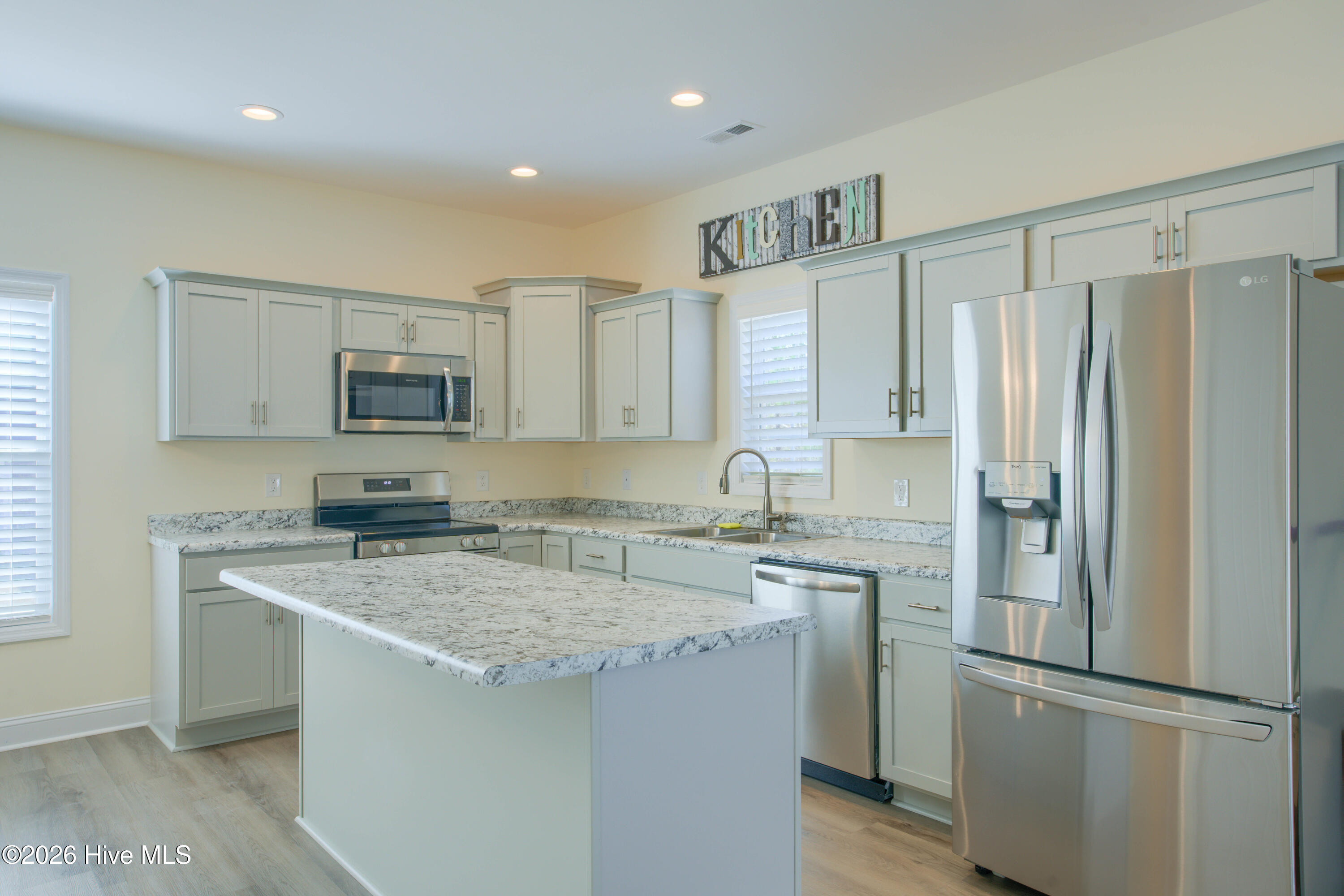 100557934 | Photo 10