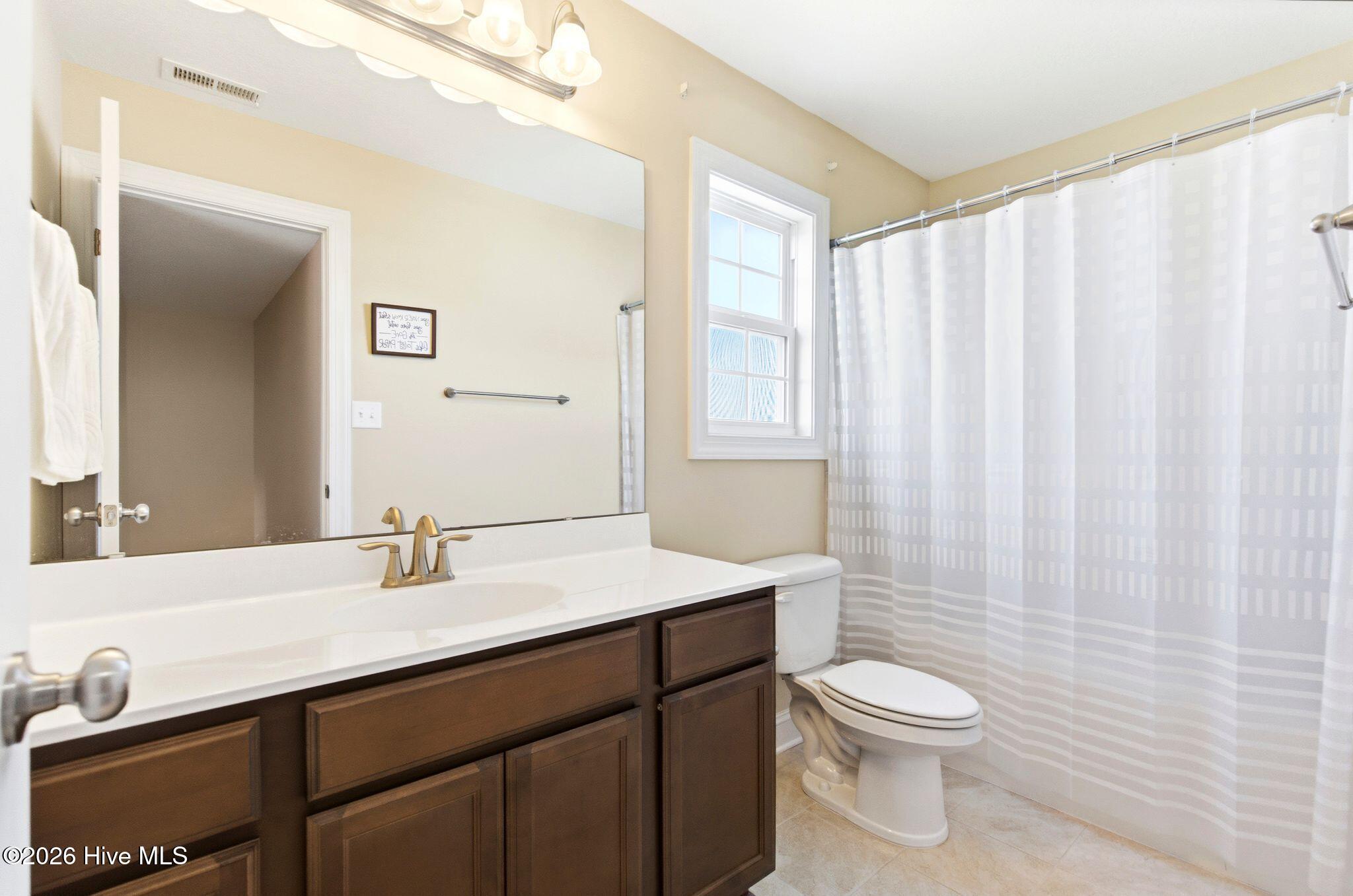 100563998 | Photo 42