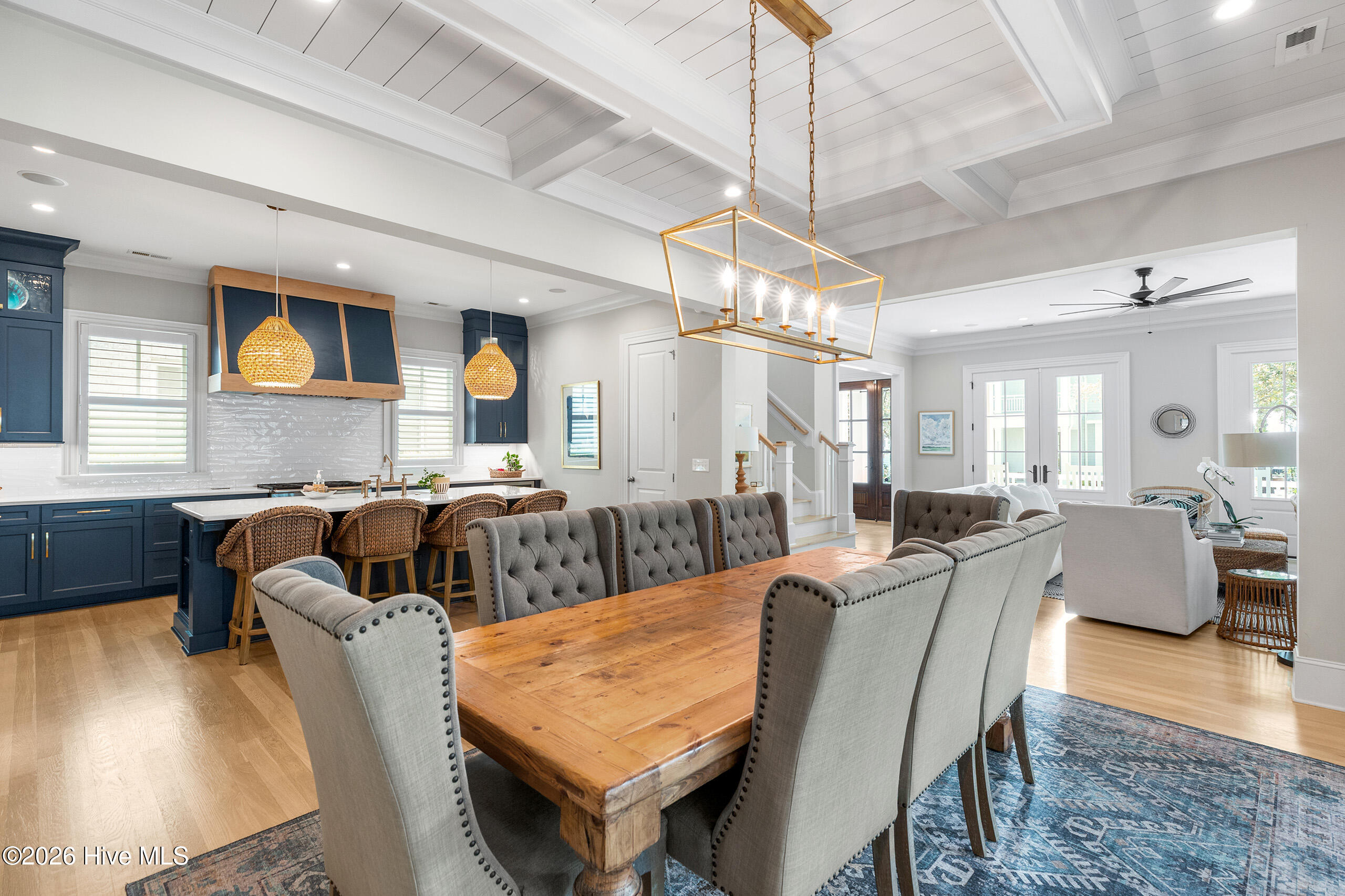 100563719 | Photo 23