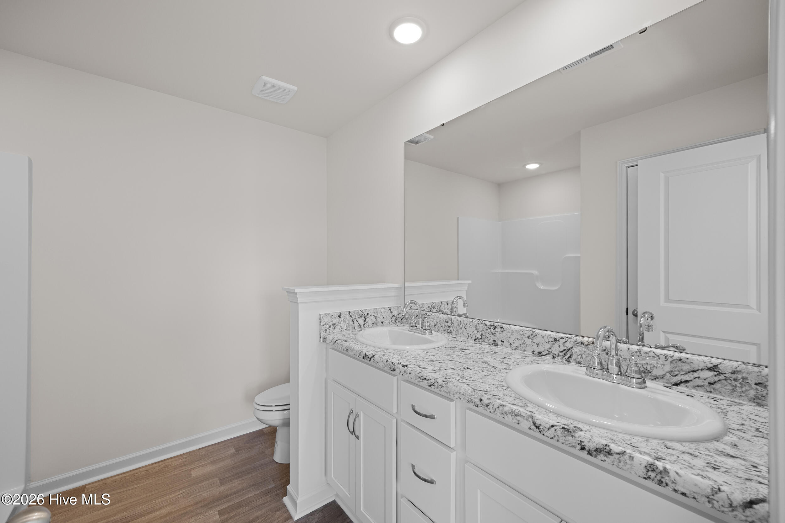 100566322 | Photo 22