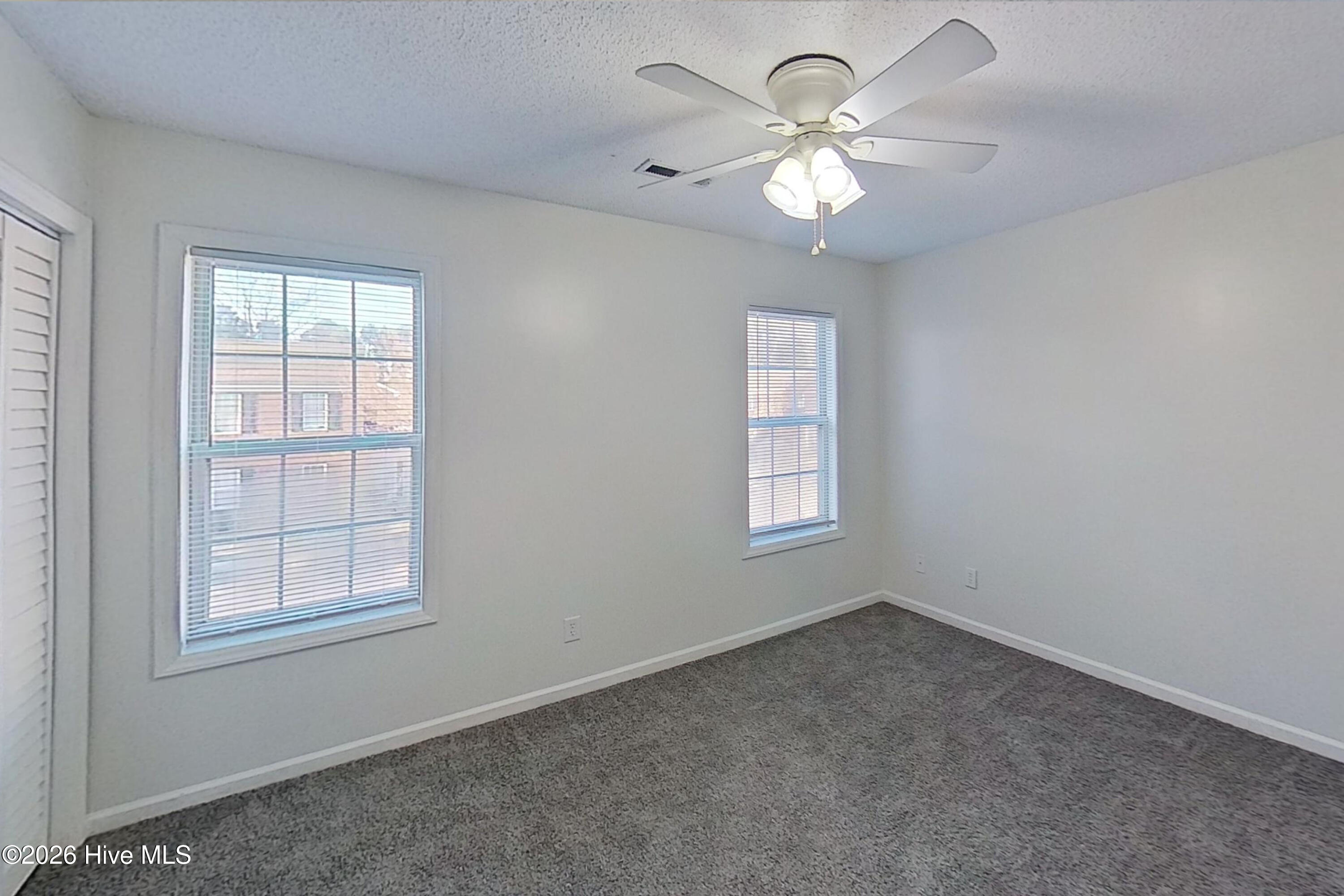 100548619 | Photo 14