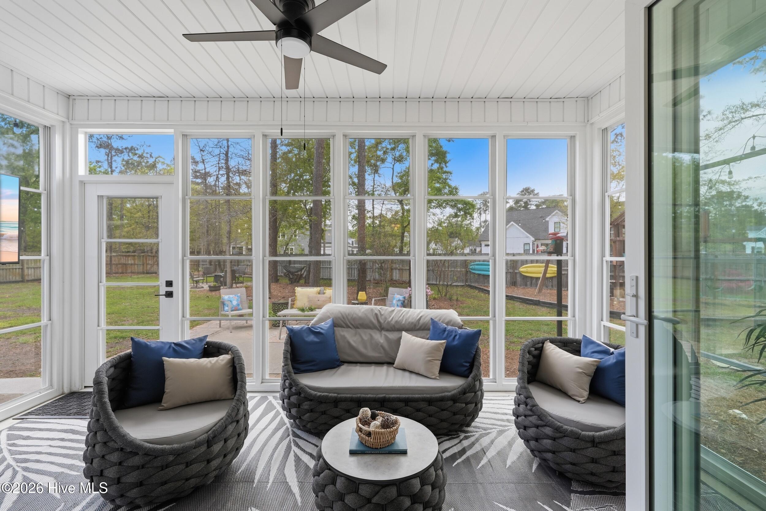 100565388 | Photo 22