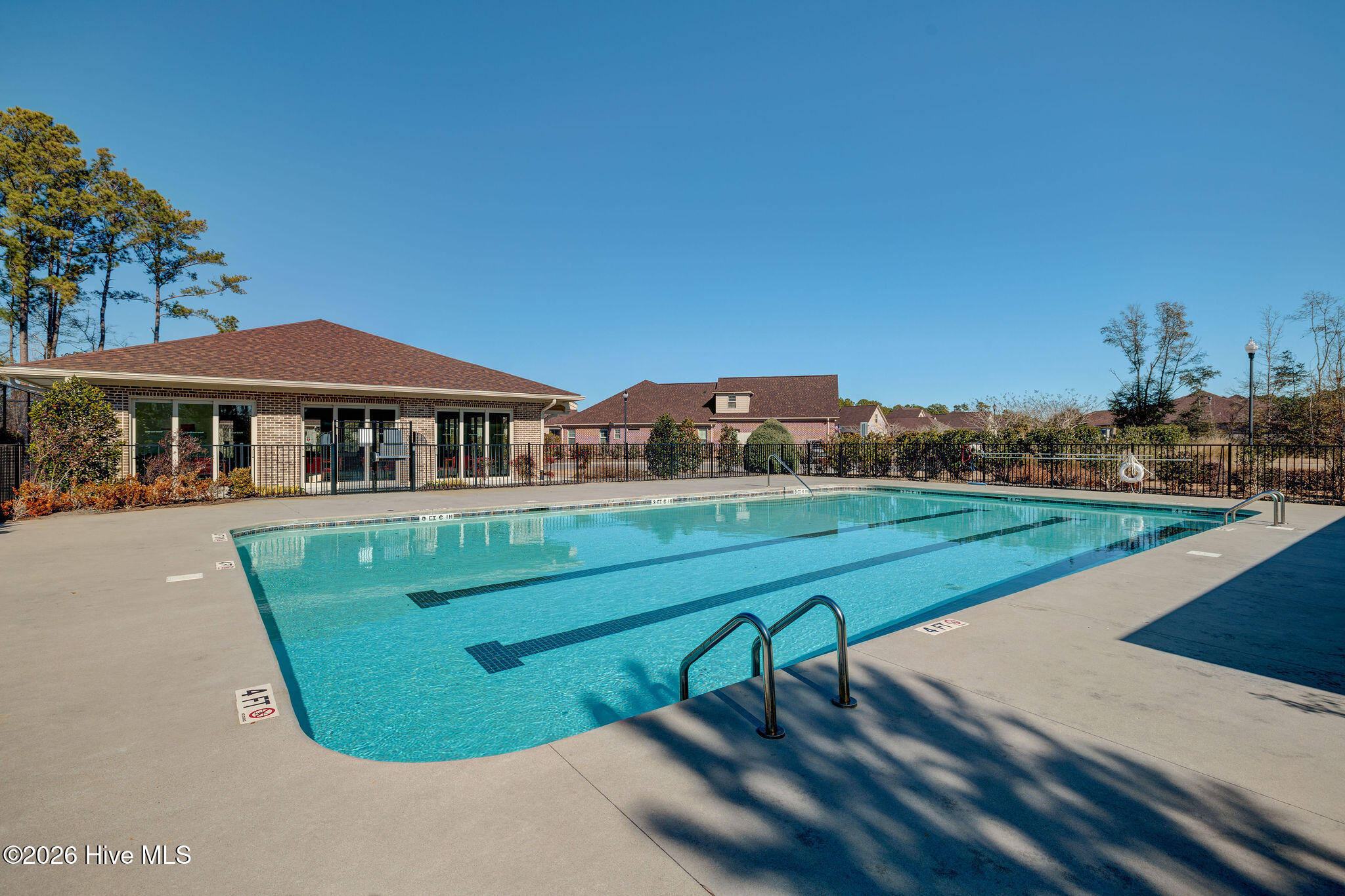 100560537 | Photo 34