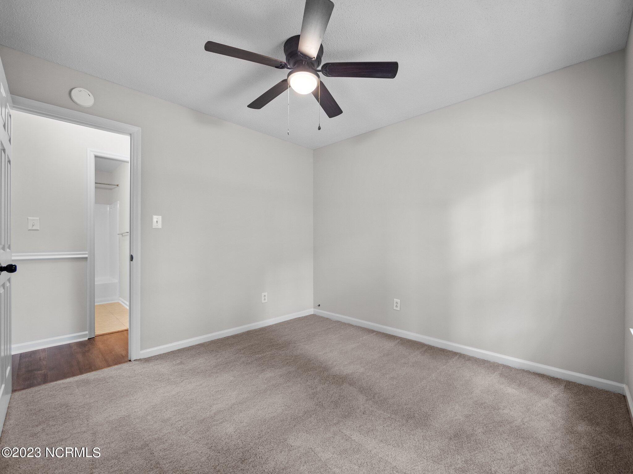 100556244 | Photo 37