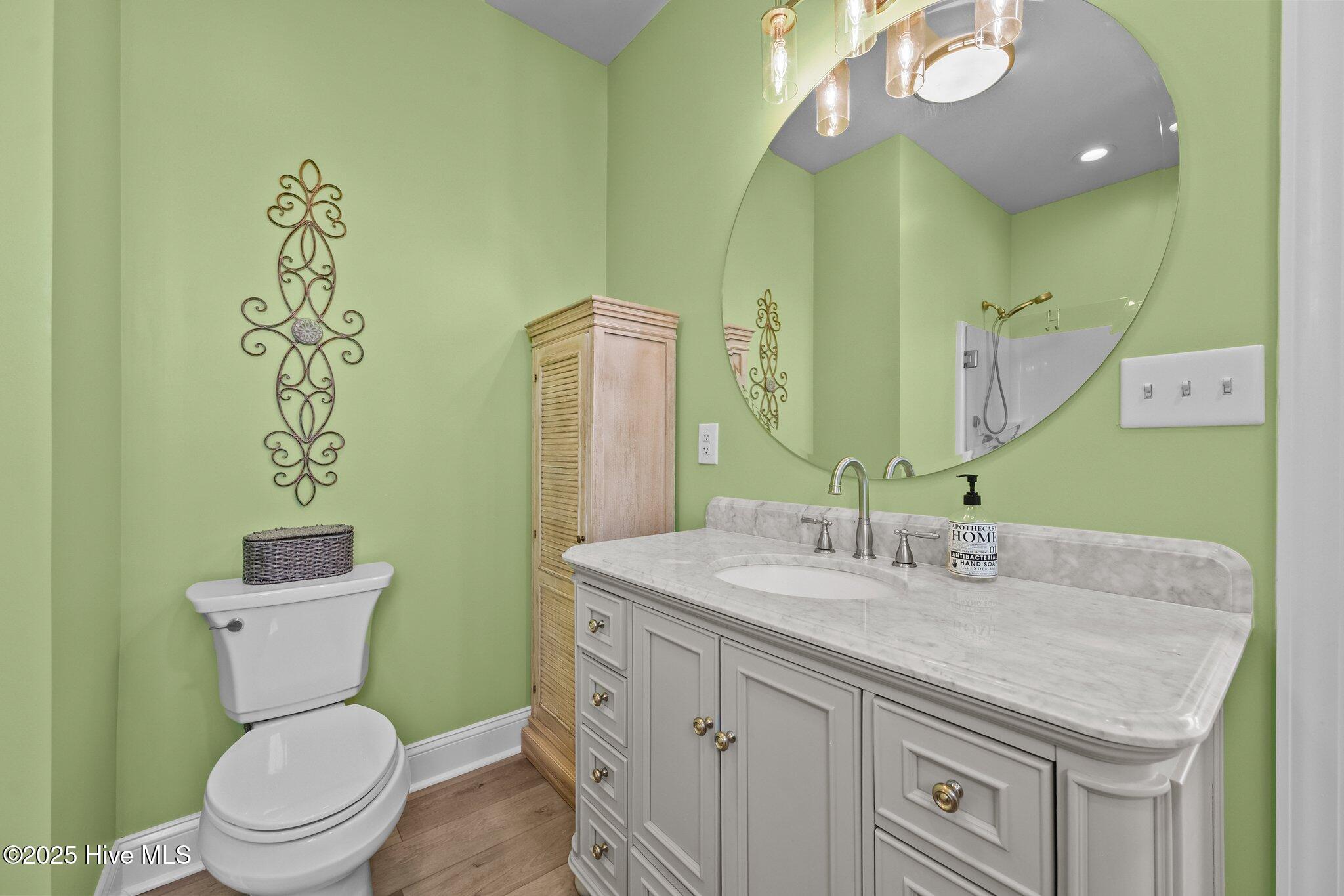 100514915 | Photo 24