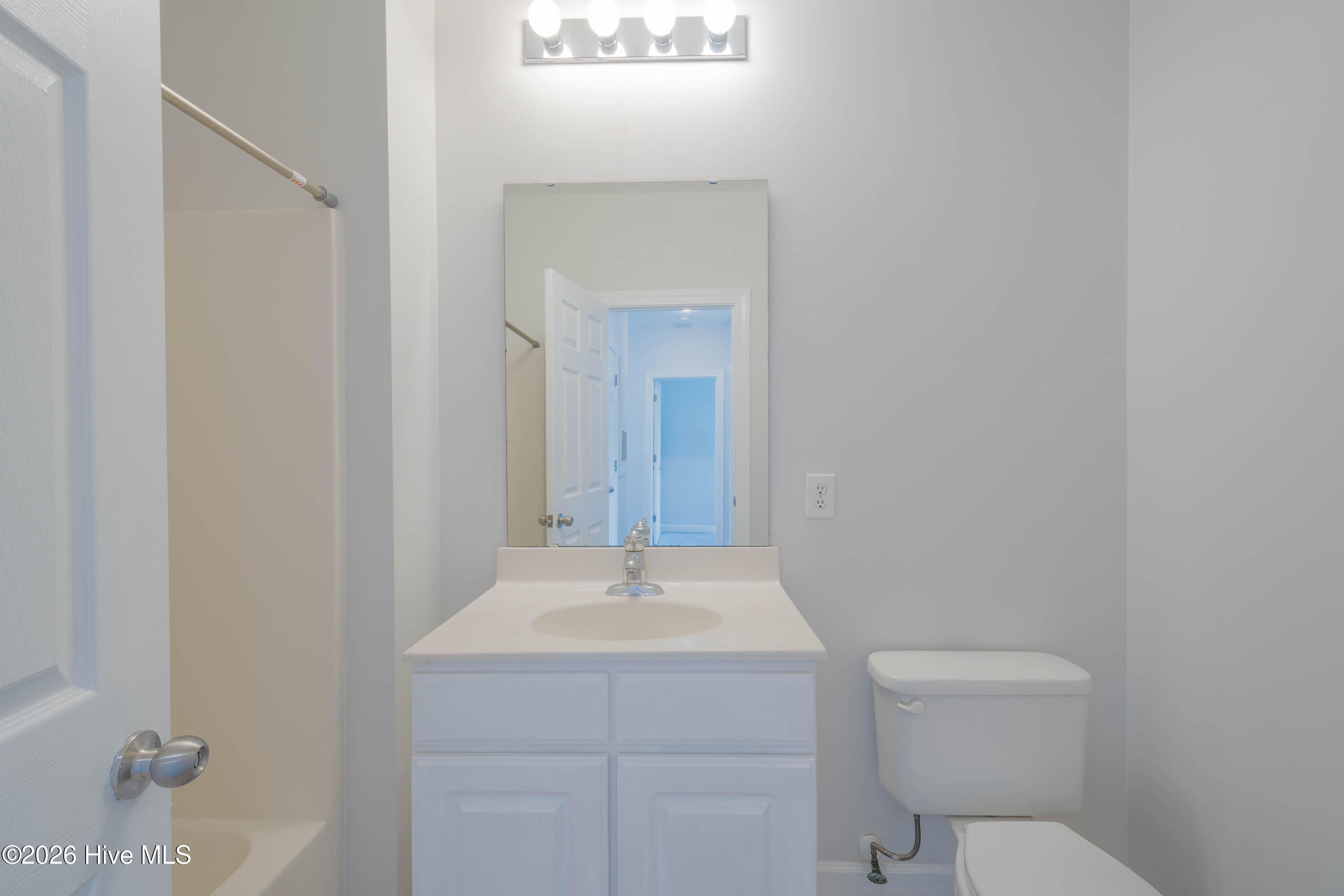 100566741 | Photo 34