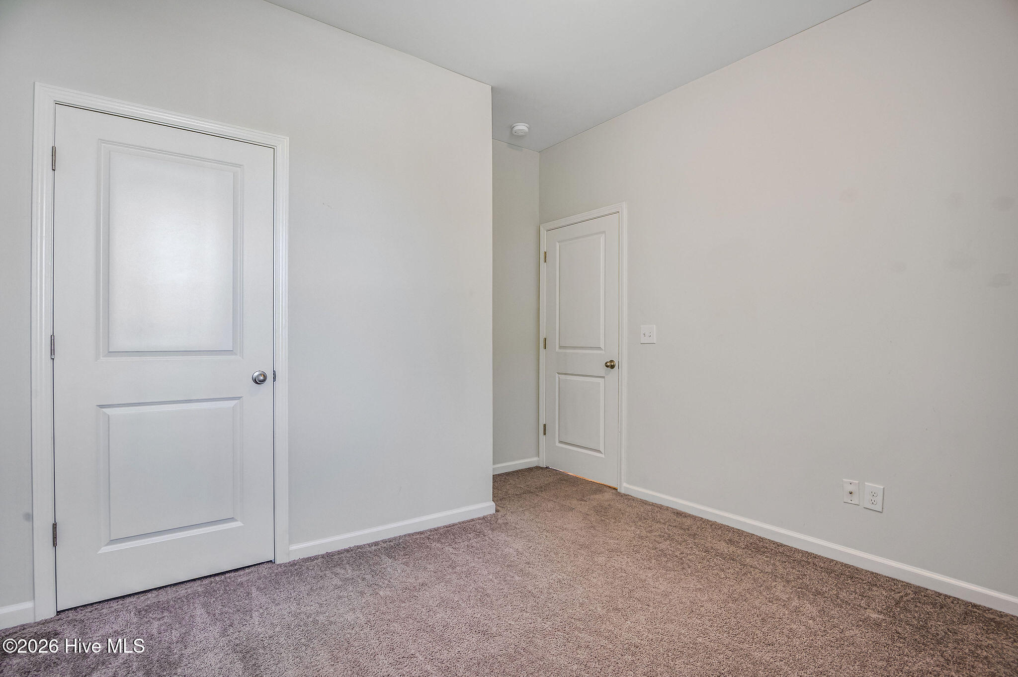 100562701 | Photo 41