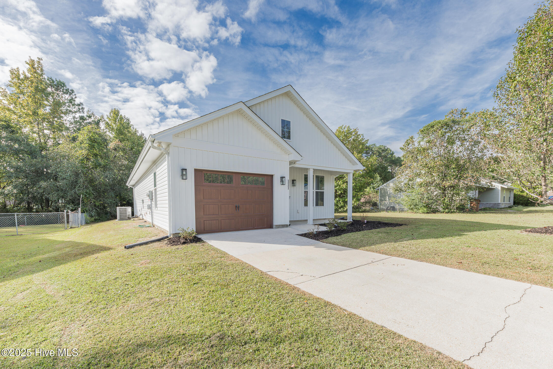 111 Hampton Court, Jacksonville, NC 28546 Listing Photo  3