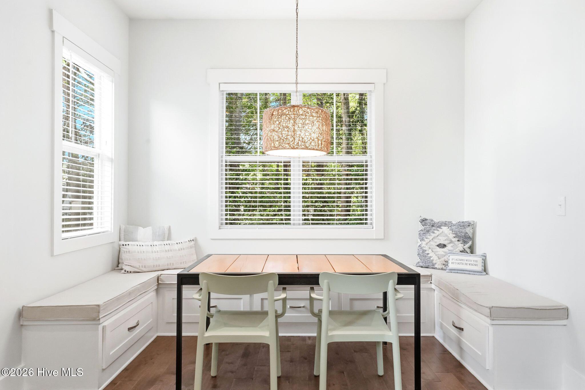 100565220 | Photo 22