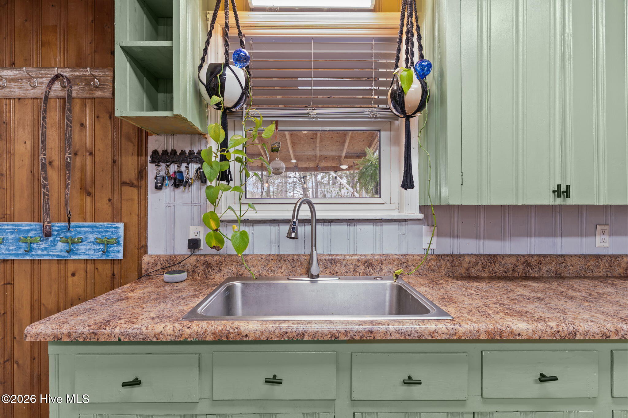 100557661 | Photo 16