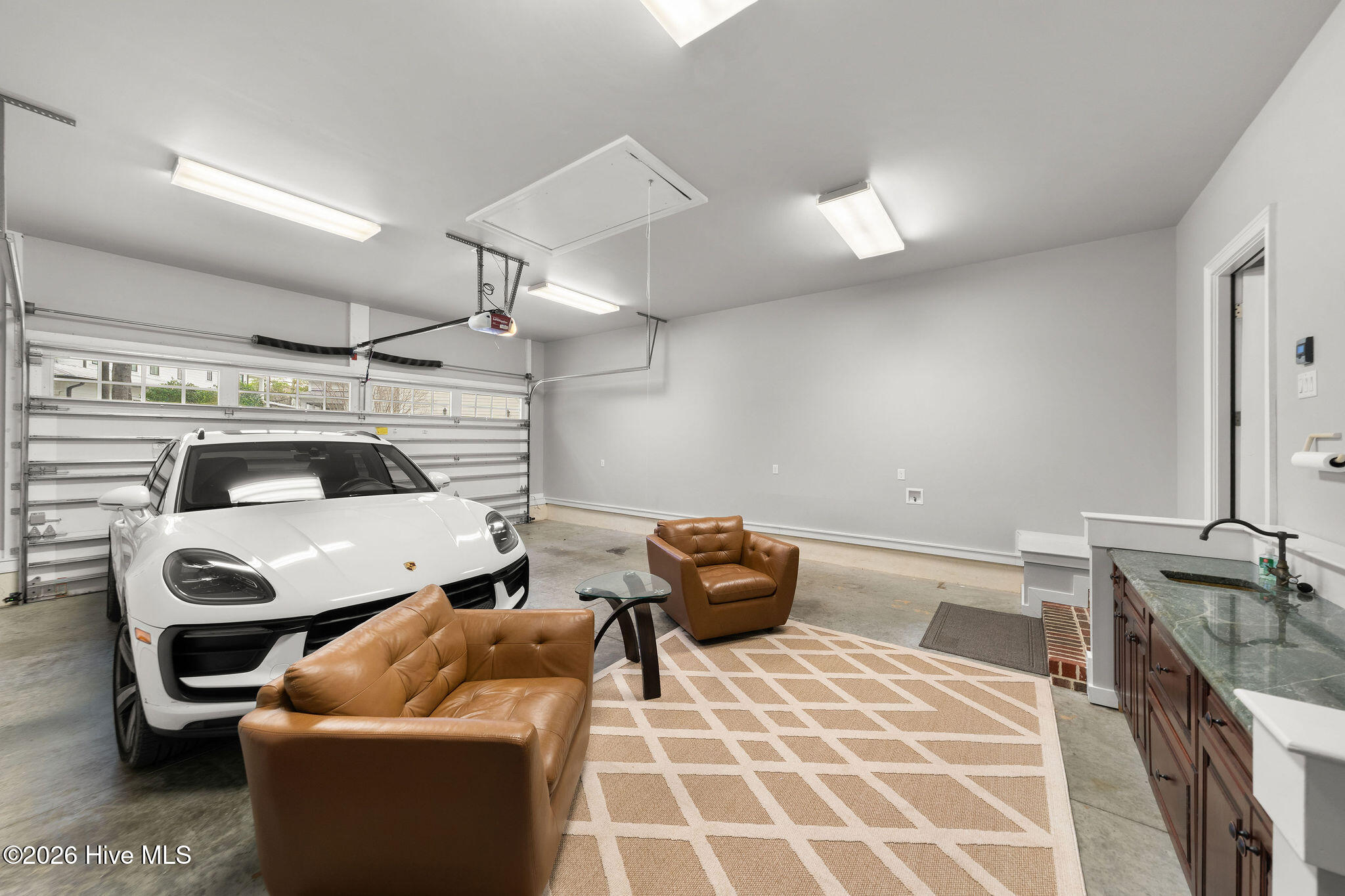 100553604 | Photo 77