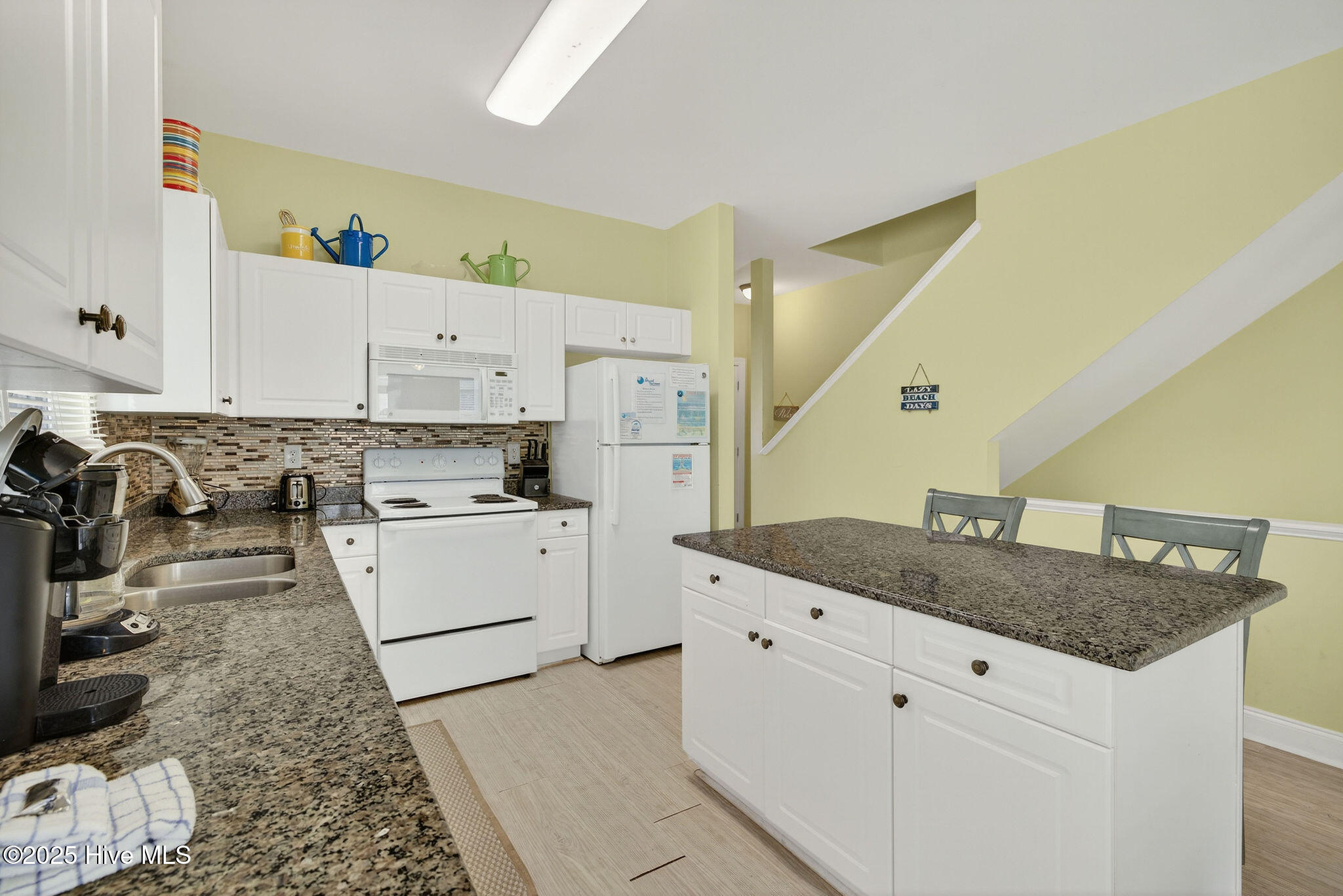 100536023 | Photo 14