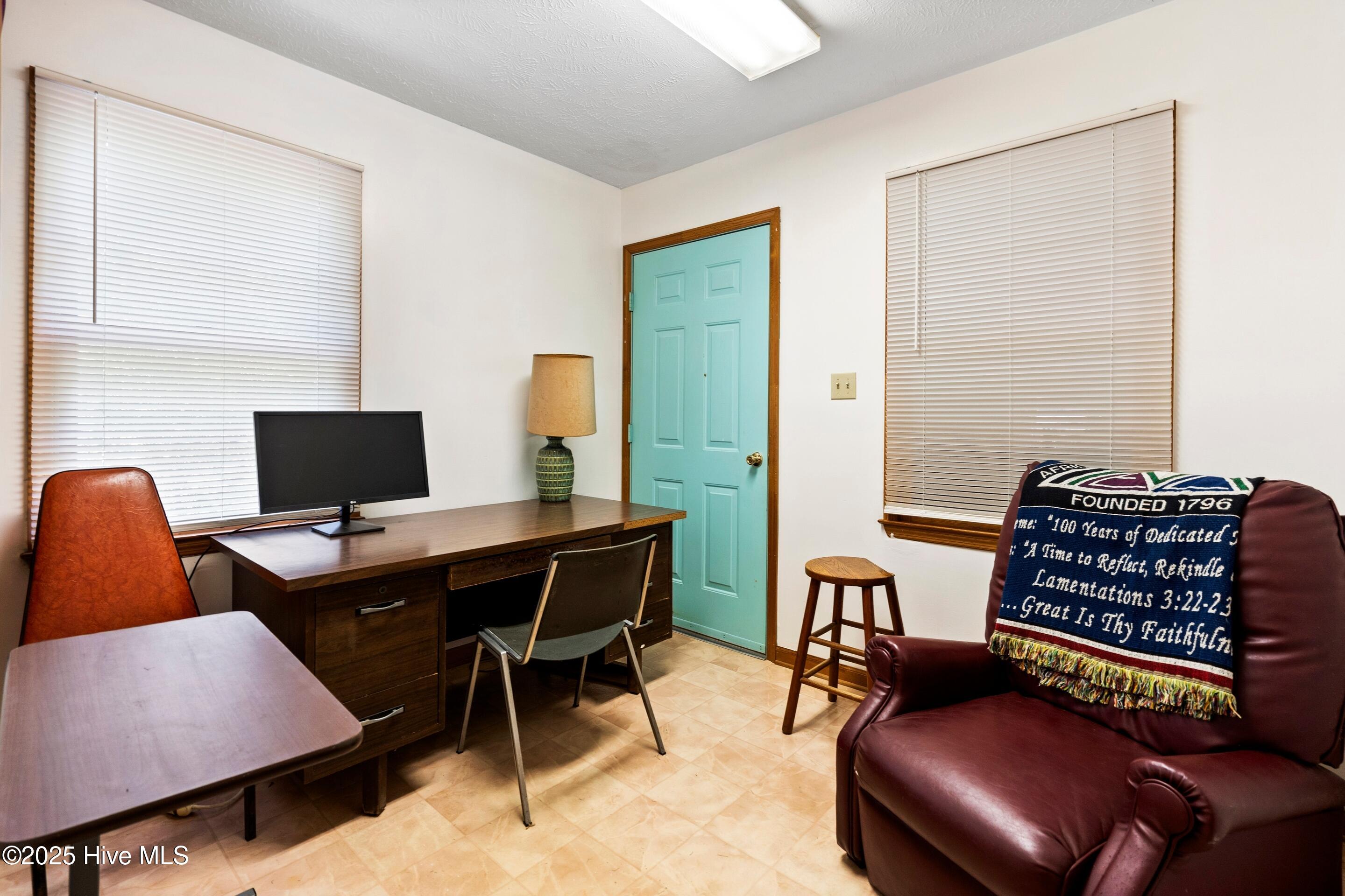 100528084 | Photo 39