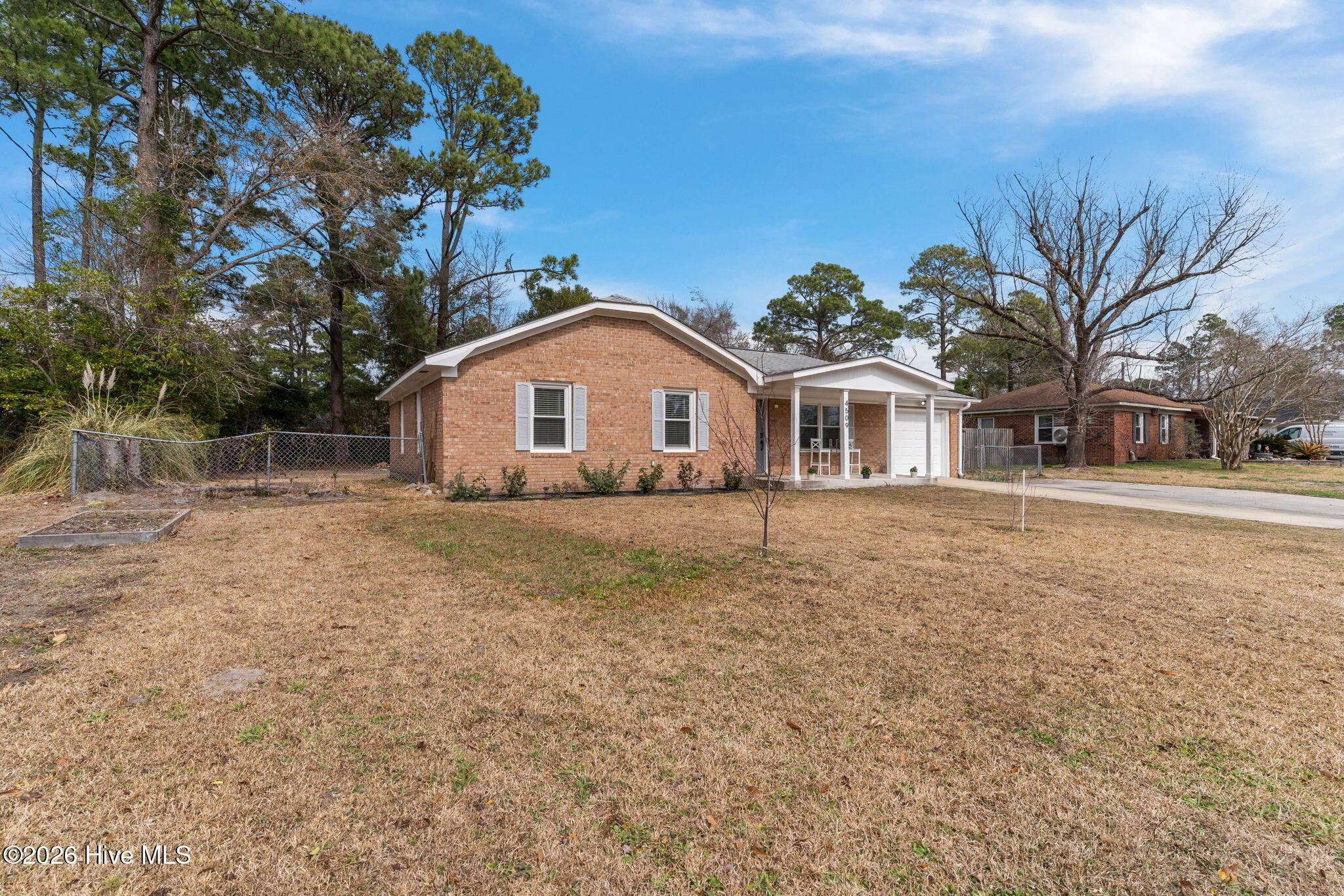 100557122 | Photo 42